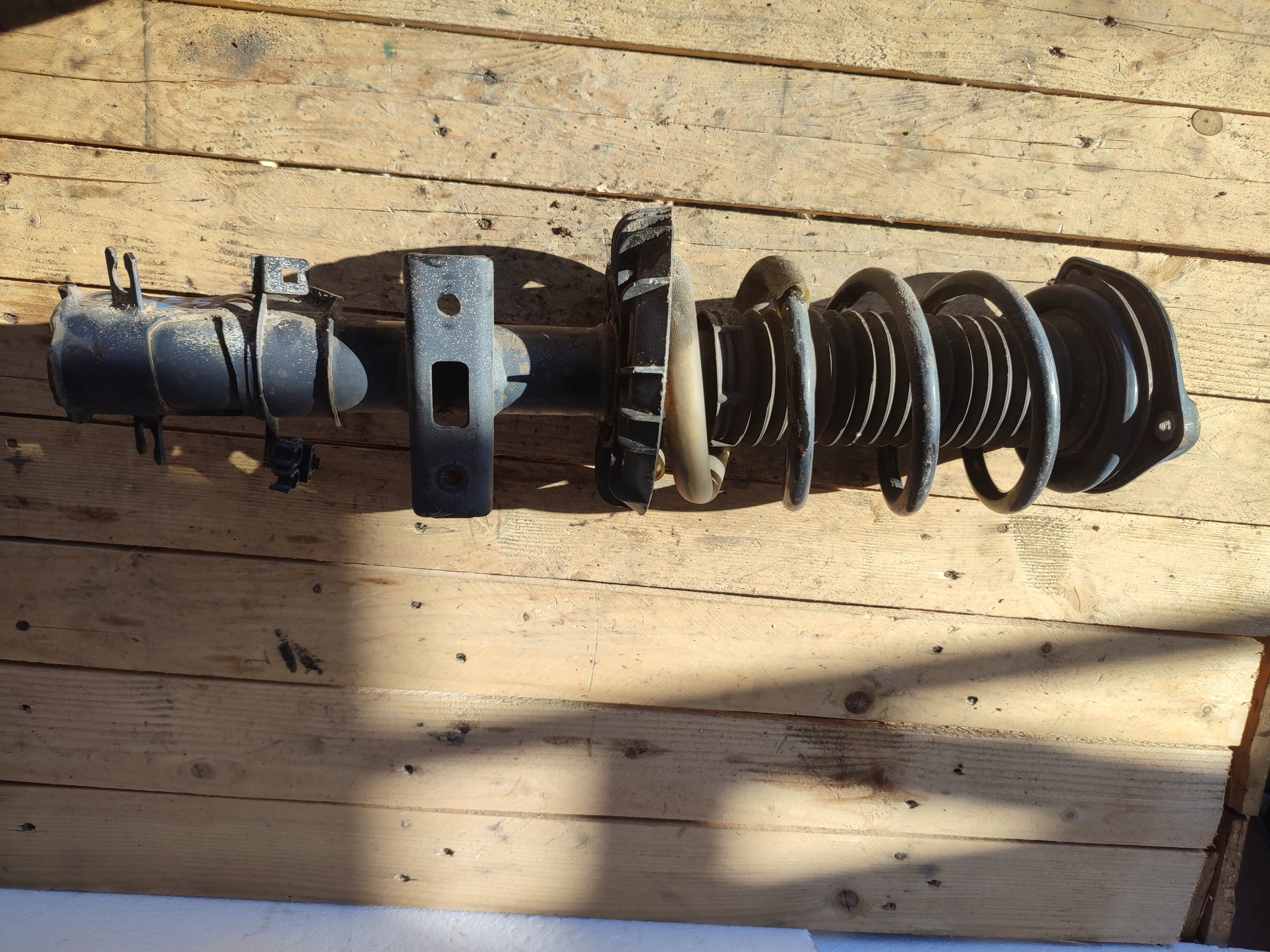 Stoßdämpfer Macpherson links Mercedes Vito W447