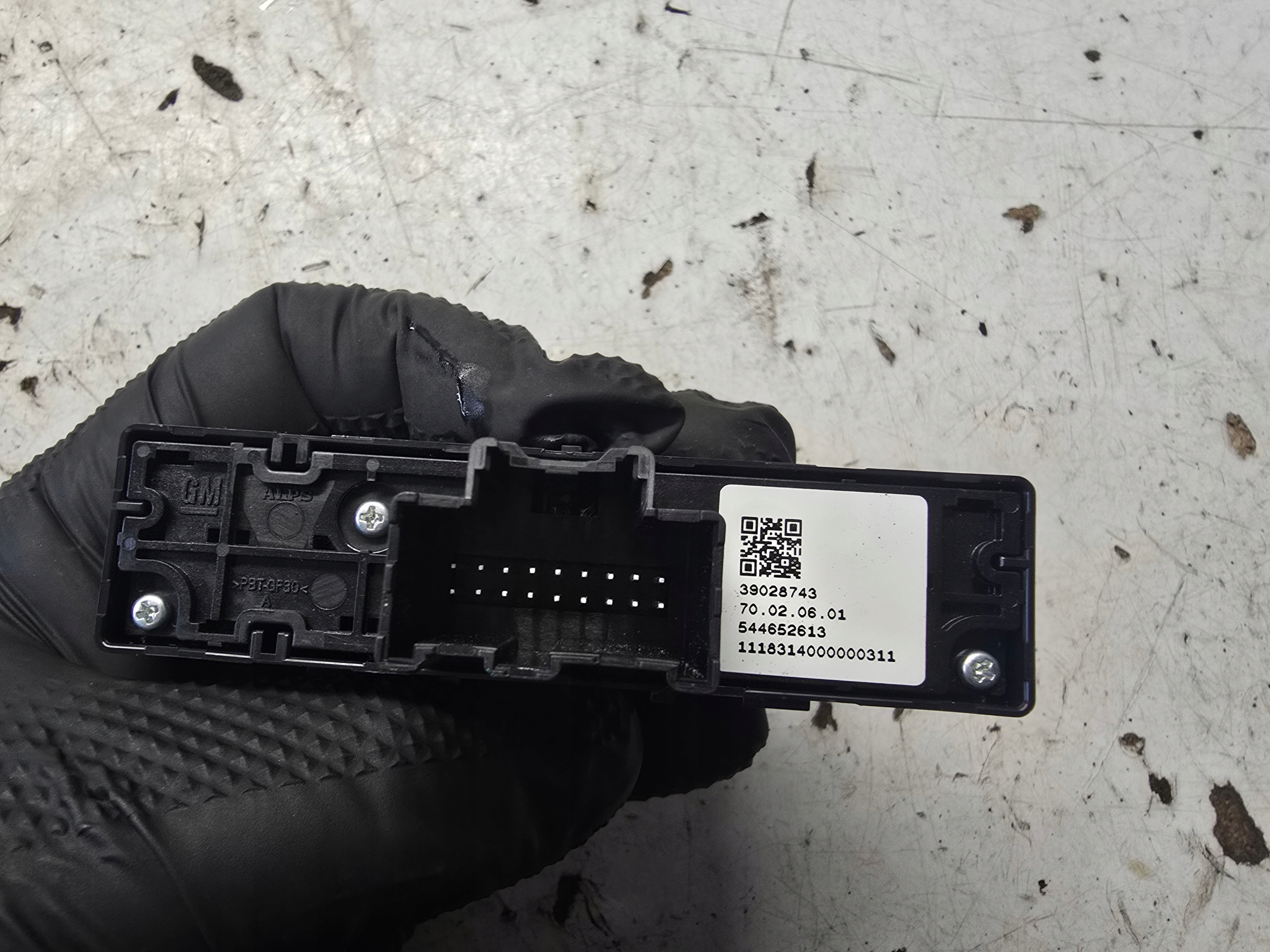 OPEL ASTRA K PANEL PRZYCISKI TUNELU START STOP TRAKCJA PDC 39028743