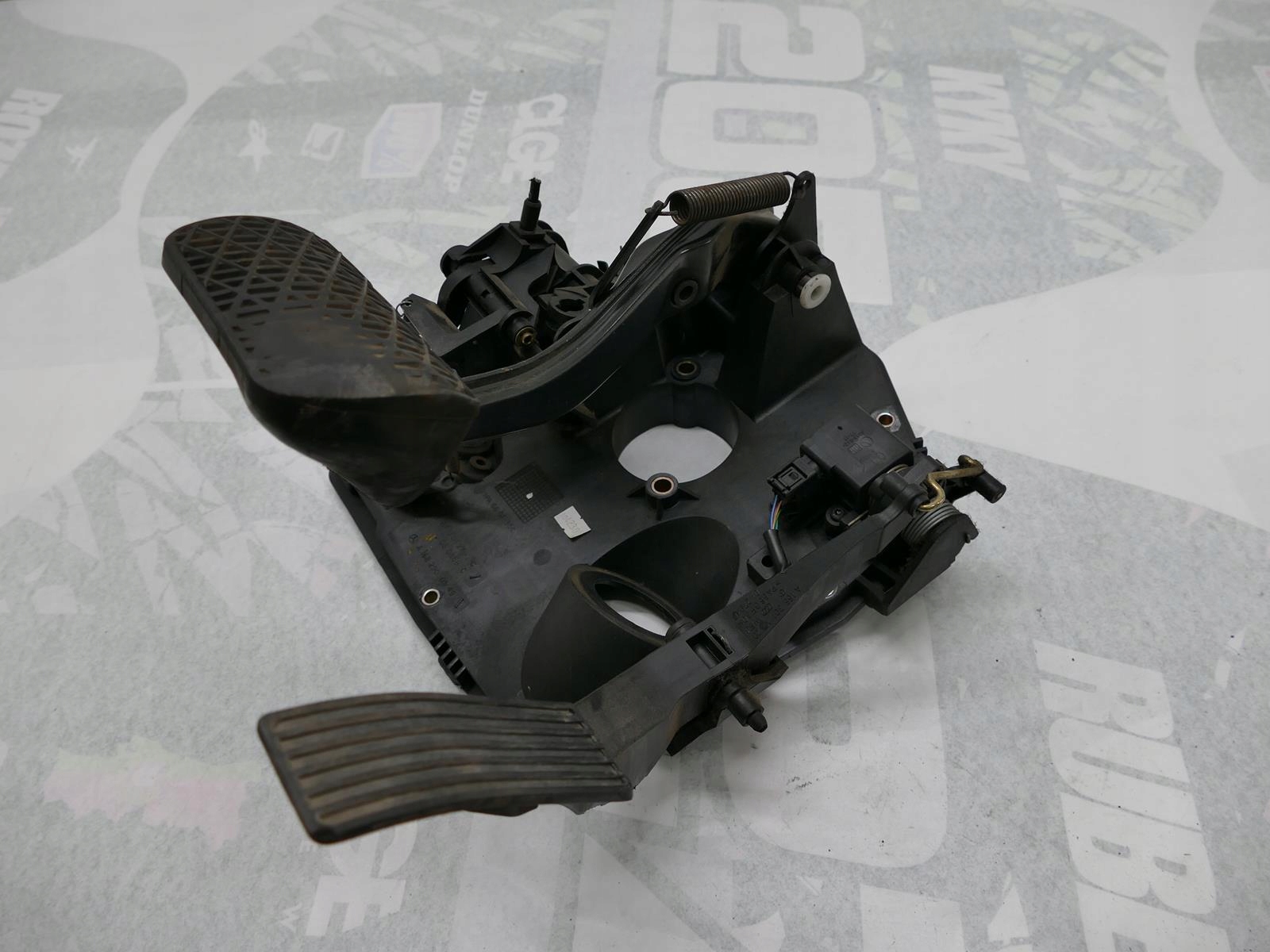 MERCEDES VANEO W414 GASPEDAL BREMSE KOMPLET