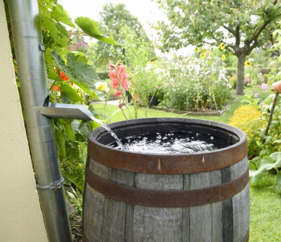 MYJKA CIŚNIENIOWA AKUMULATOROWA GOTOWY ZESTAW DO MYCIA + 2 AKUMULATORY Kod producenta ZESTAW DO CZYSZCZENIA AUTA MYCIA OKIEN KOSTKI