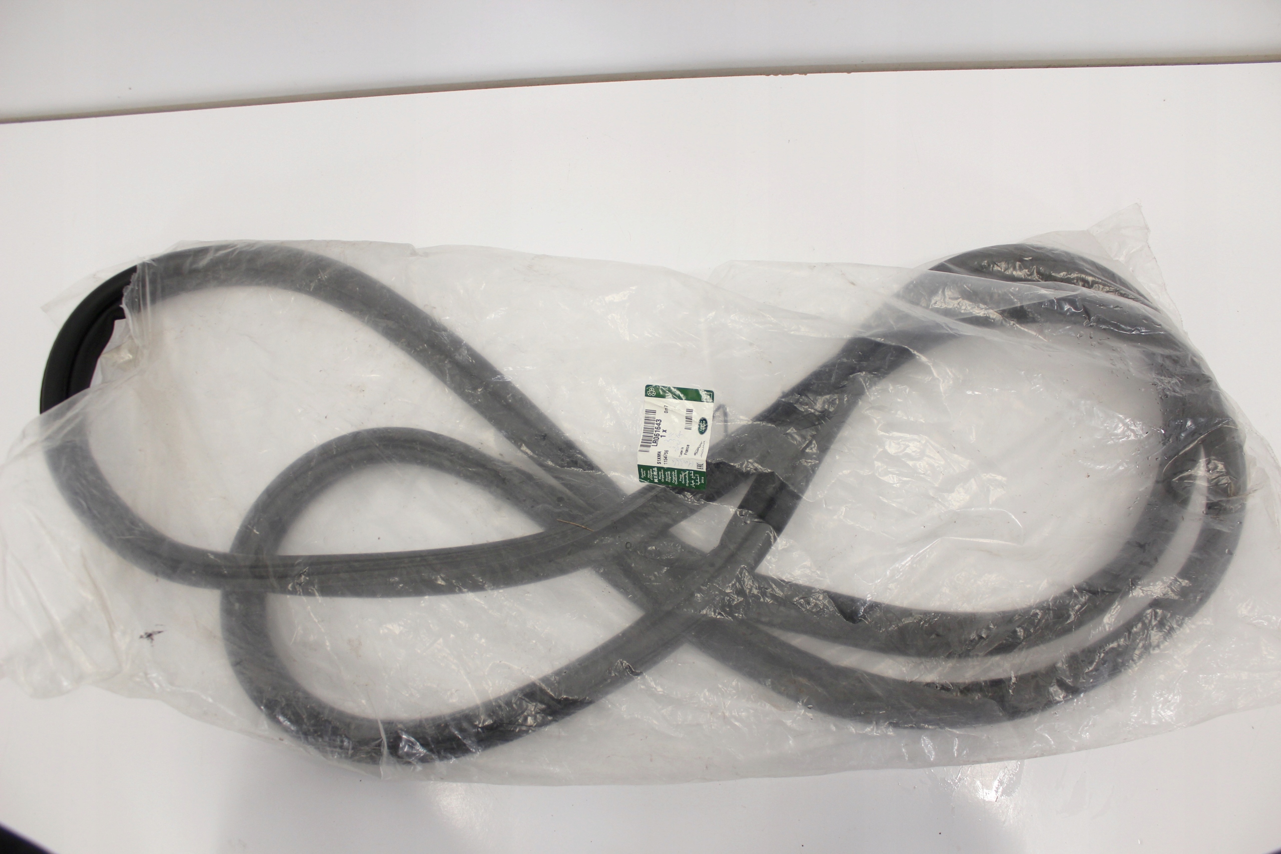 DK62-13712-AD - Прокладка крышки багажника LAND ROVER SPORT L494