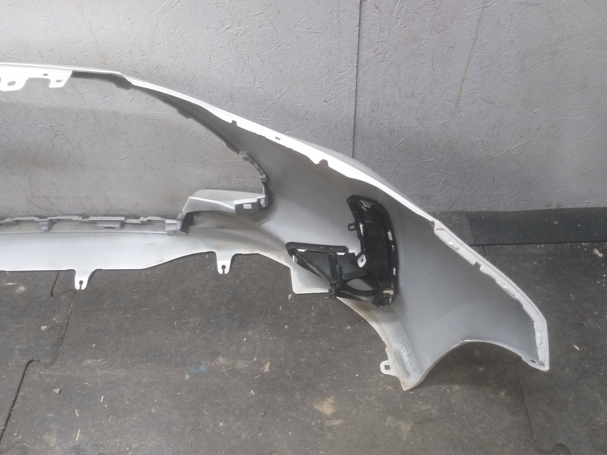 nárazník předek TOYOTA YARIS IV 4 20