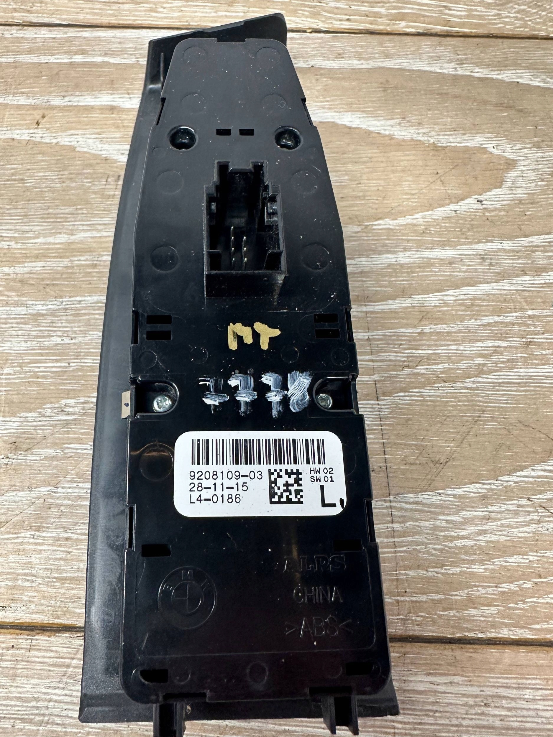 window control switch the centre BMW X2 F39 9208109