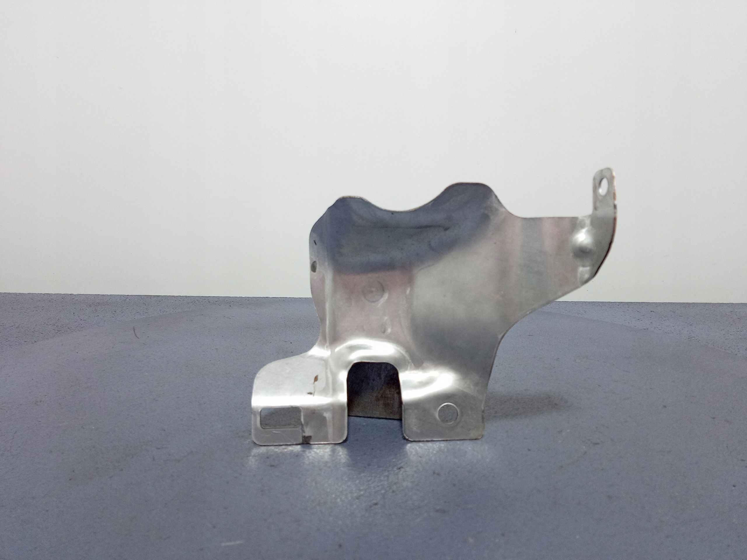 BMW 1 F40 2.0T OSŁONA TERMICZNA TURBOSPRĘŻARKI