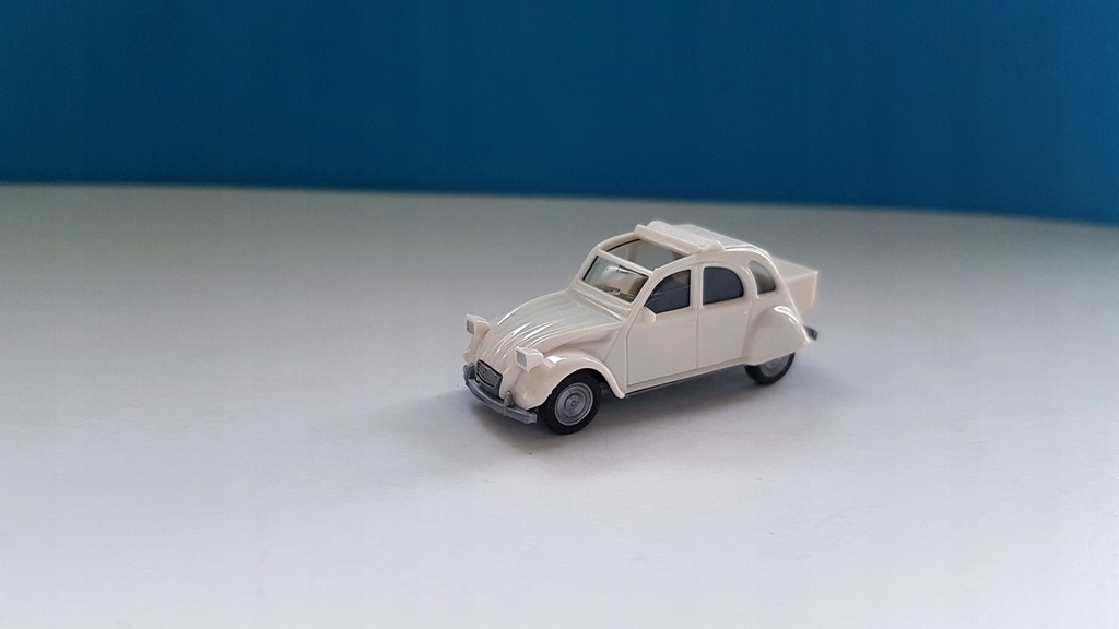 Herpa 027632-003 Citroen 2 CV Pearl white