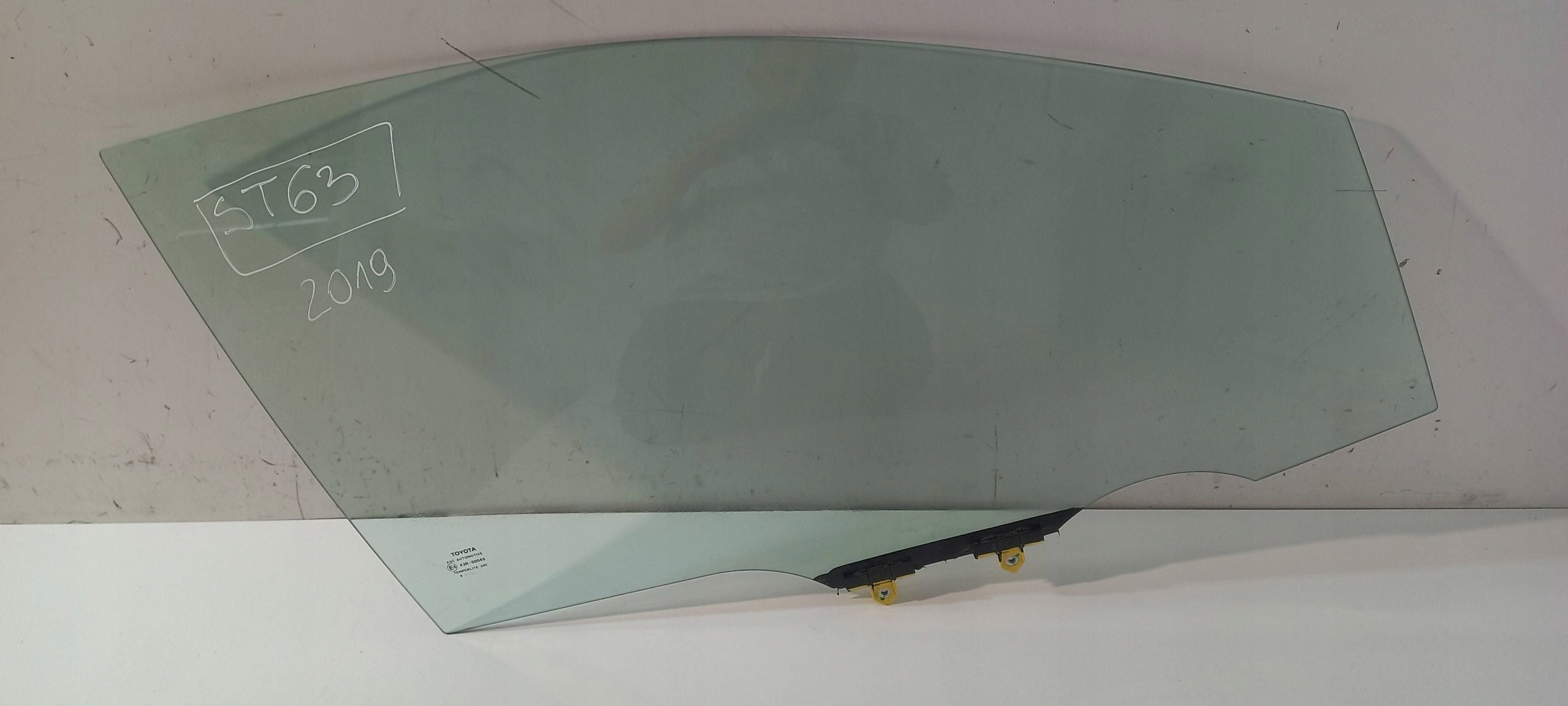 Toyota Corolla E21 window door przednich prawych (ST63)