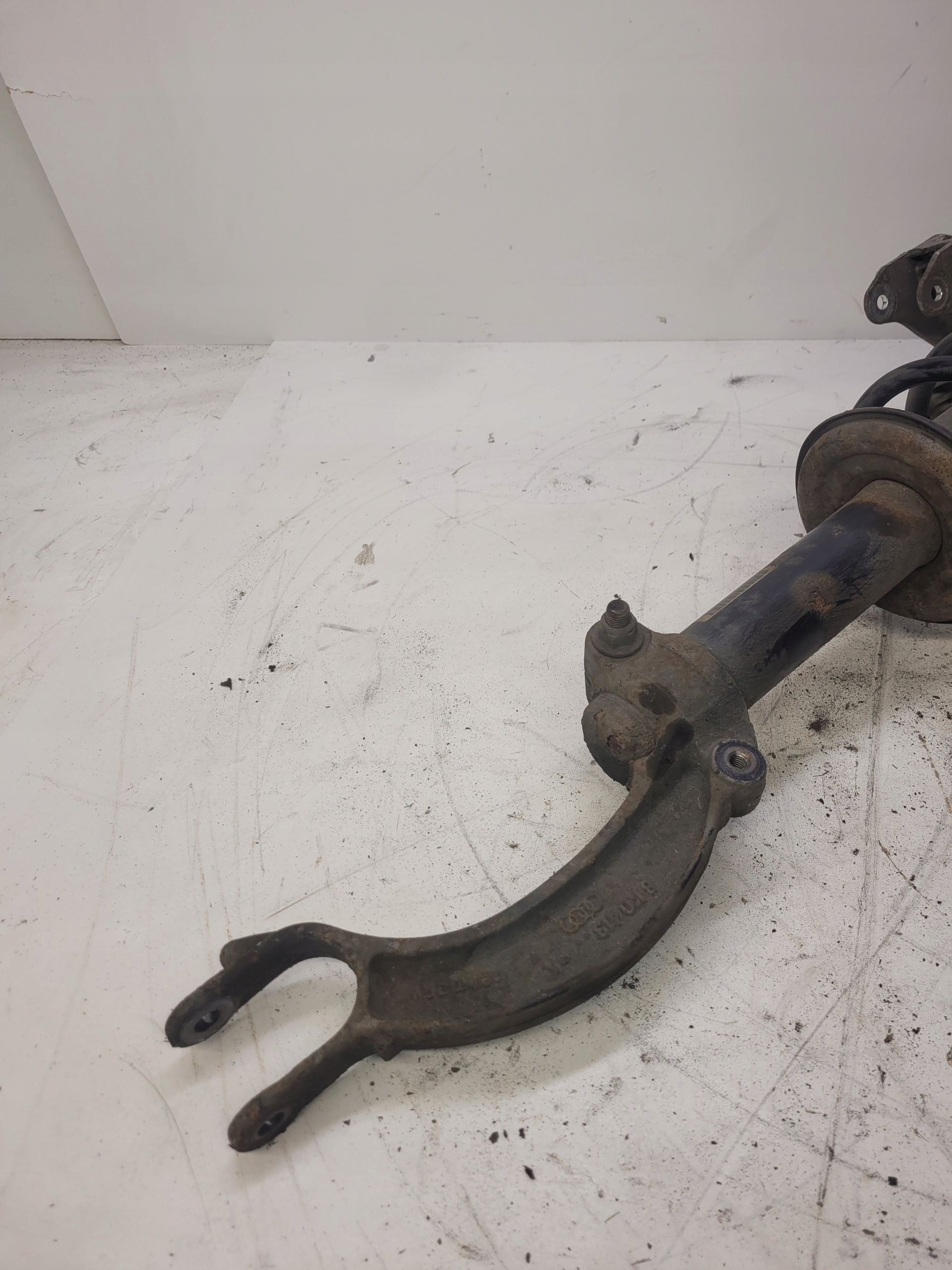 shock absorber left front AUDI A4 B8 A5 8K0413031AF