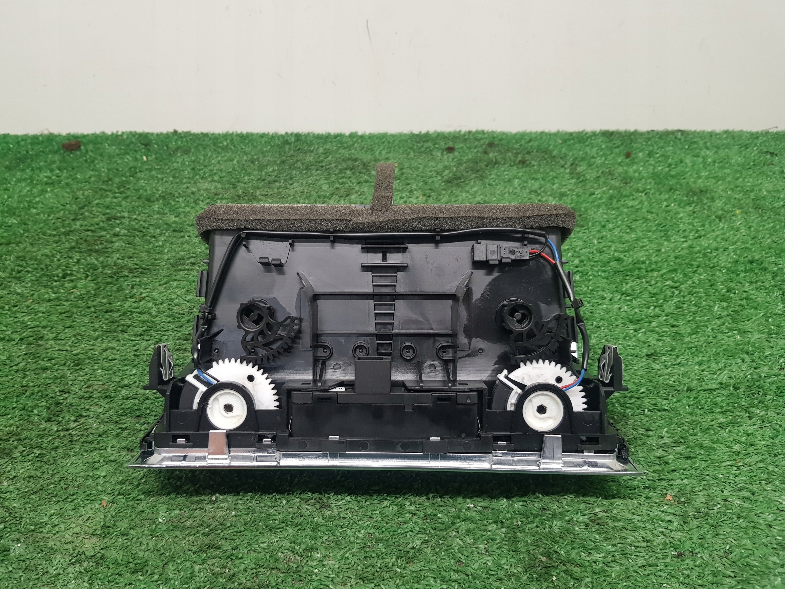 grid air conditioning devices central AUDI Q7 4L0820951