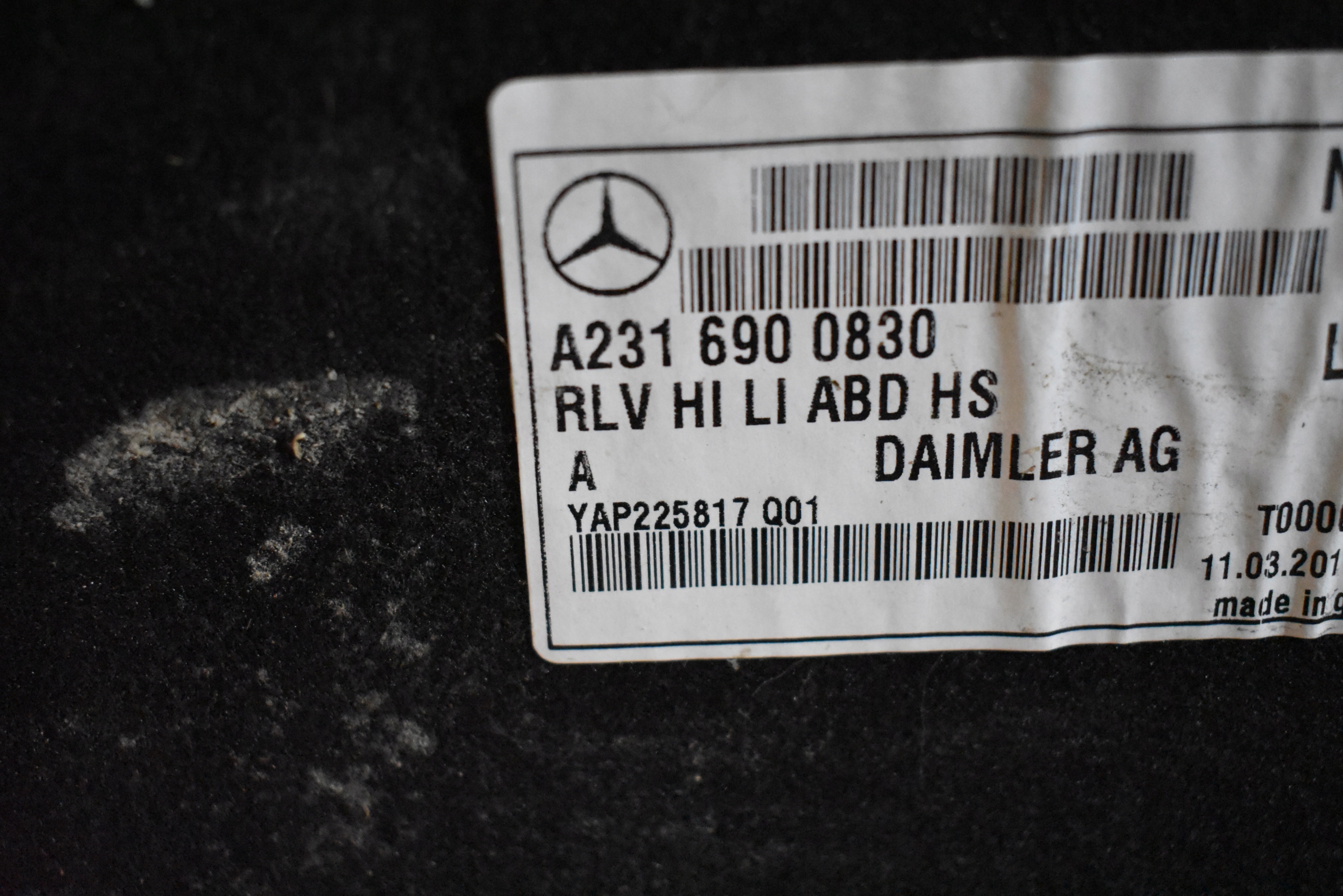 IDEALNE mudguard rear. rear part left MERCEDES R231 W231 1