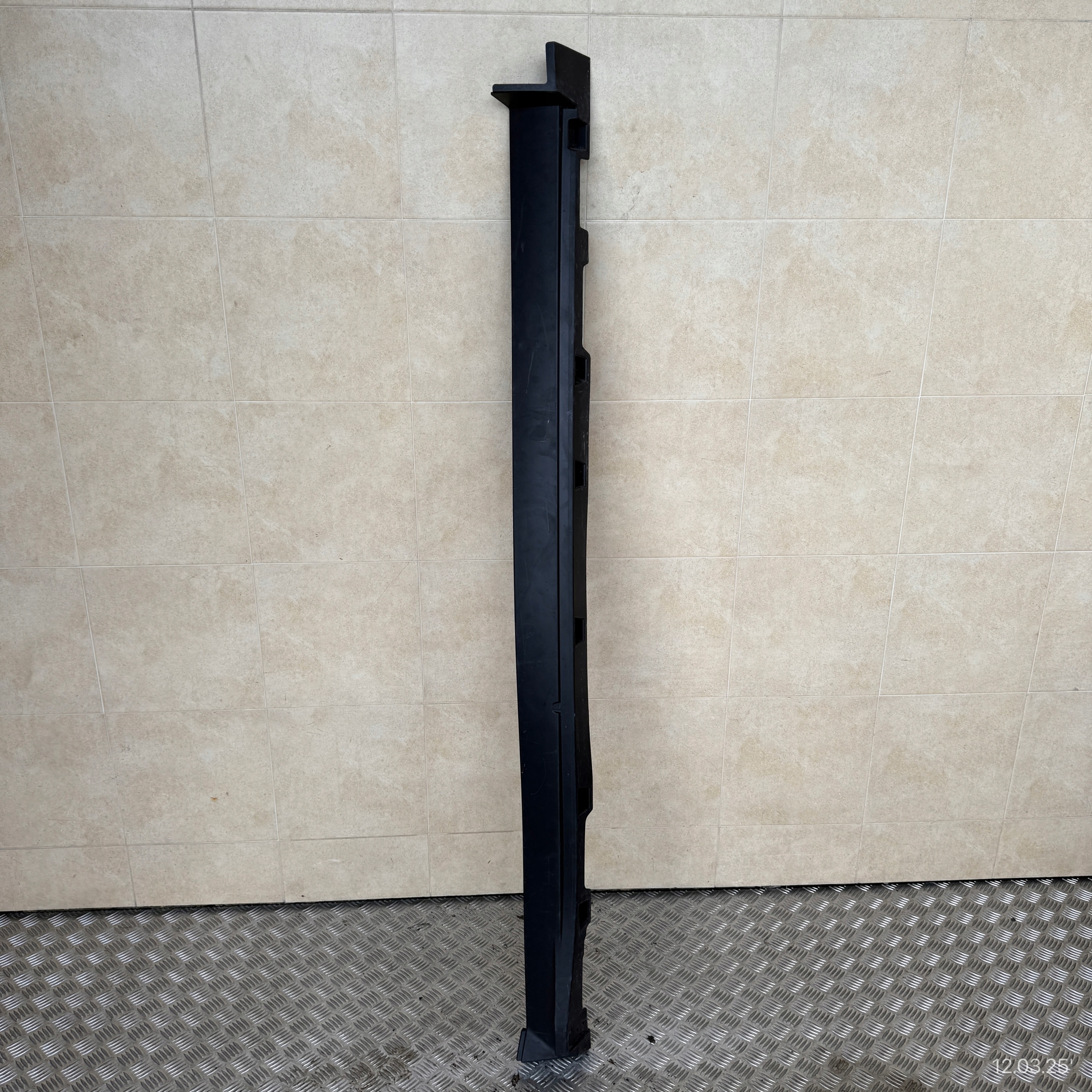 moulding threshold right threshold JAGUAR E-PACE J9C3-10154-A-PIA-03