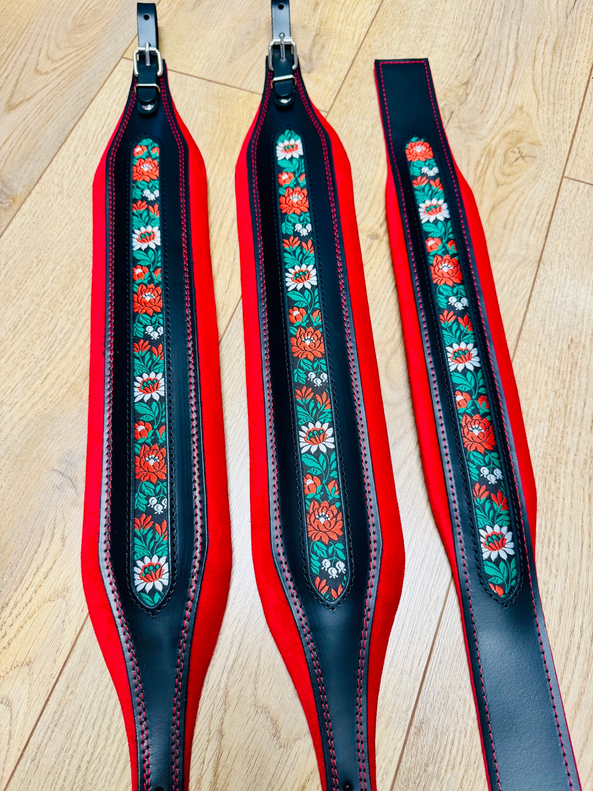 Sada pásů pro akordeon Pro 96-120 basů folk, kůže, 9,6 cm široké