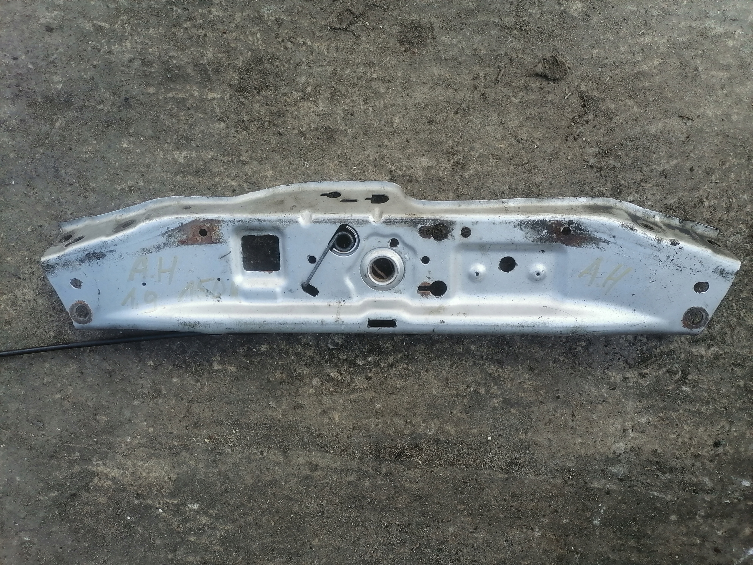 OPEL ASTRA III H- front panel, wall SRODKOWE