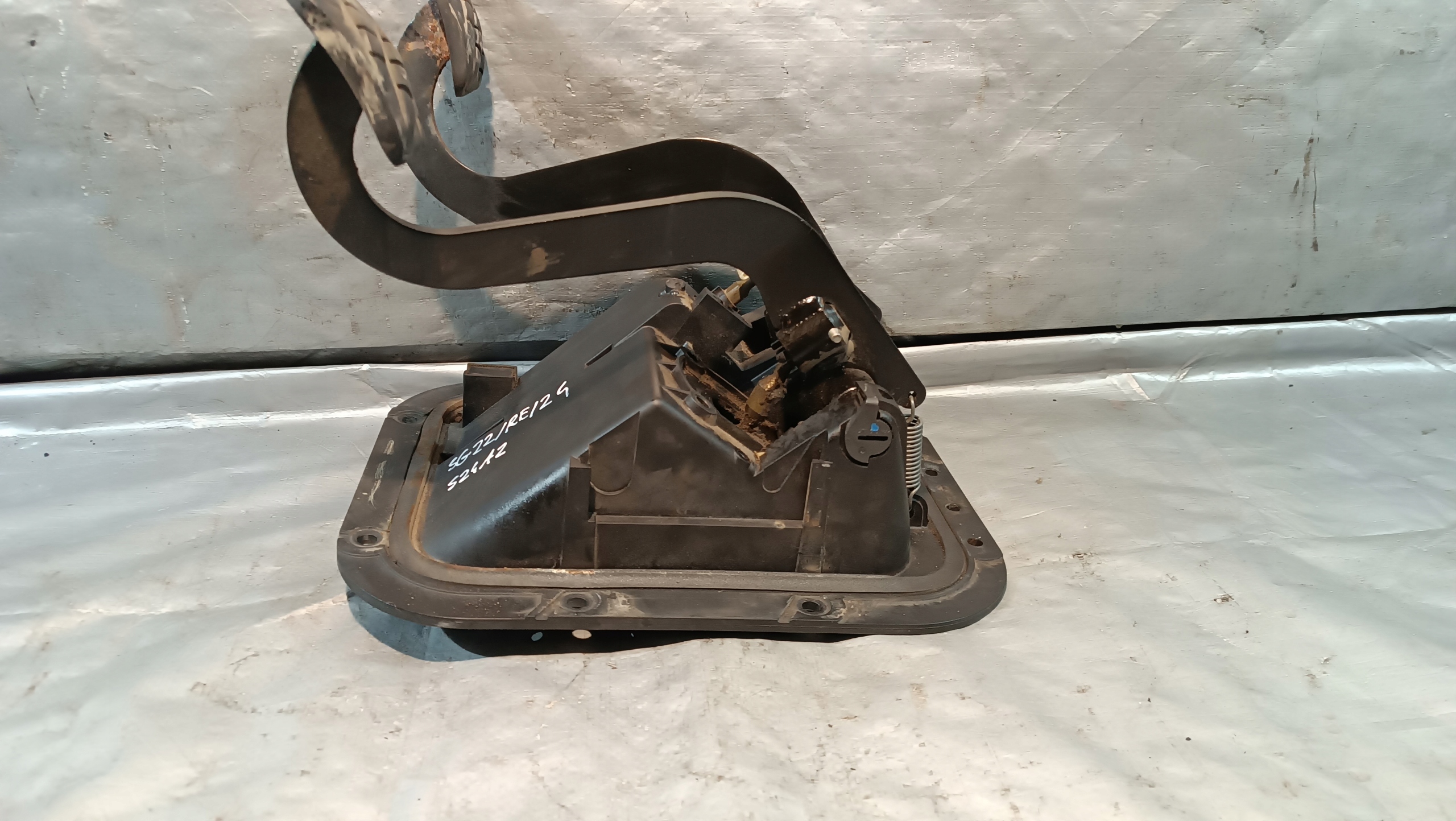 holder PEDALOW RENAULT MIDLUM WABCO 5010640219