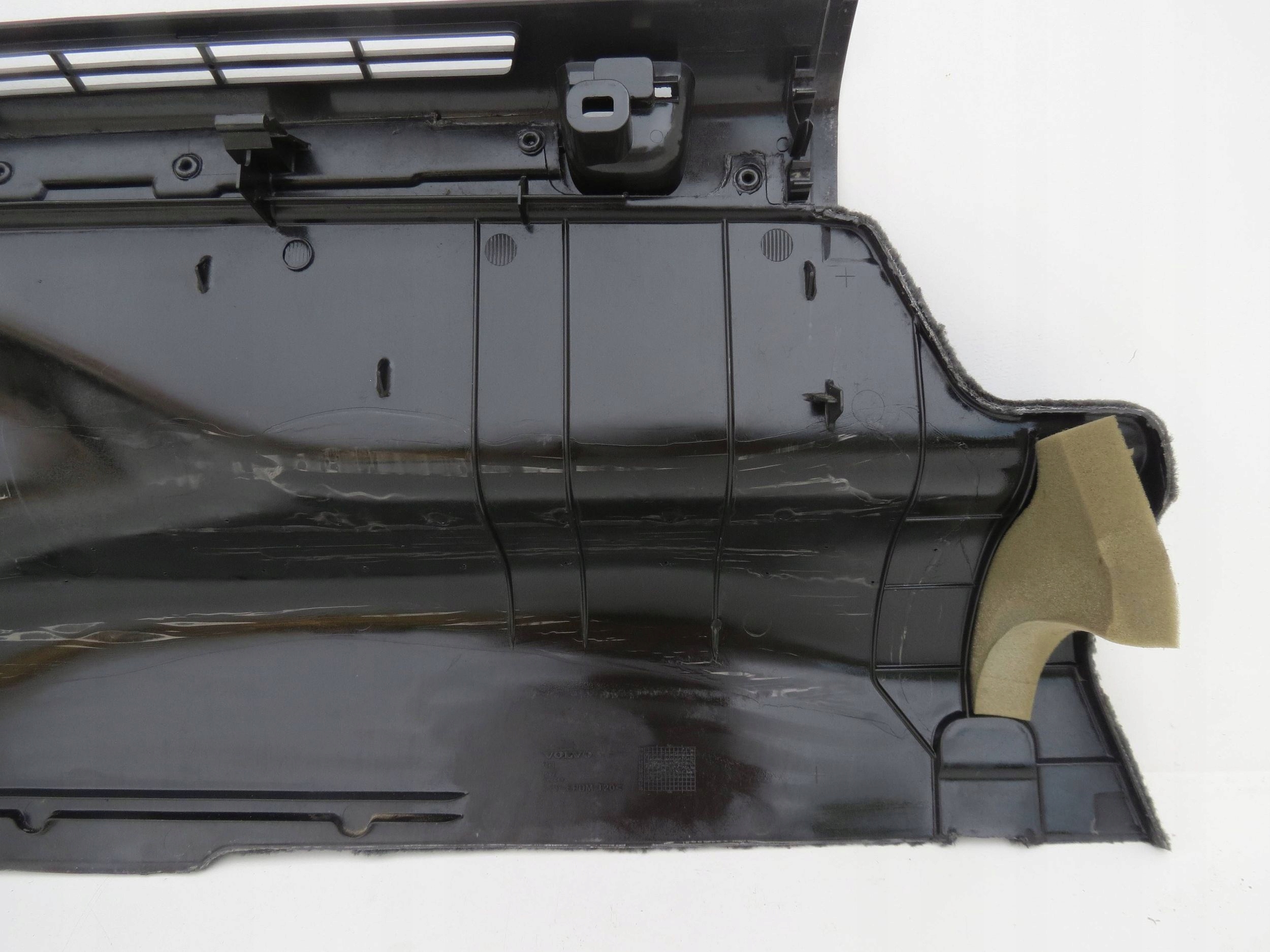 boot upholstery right VOLVO XC70 II AWD 2.4D 185KM 2000-2007r