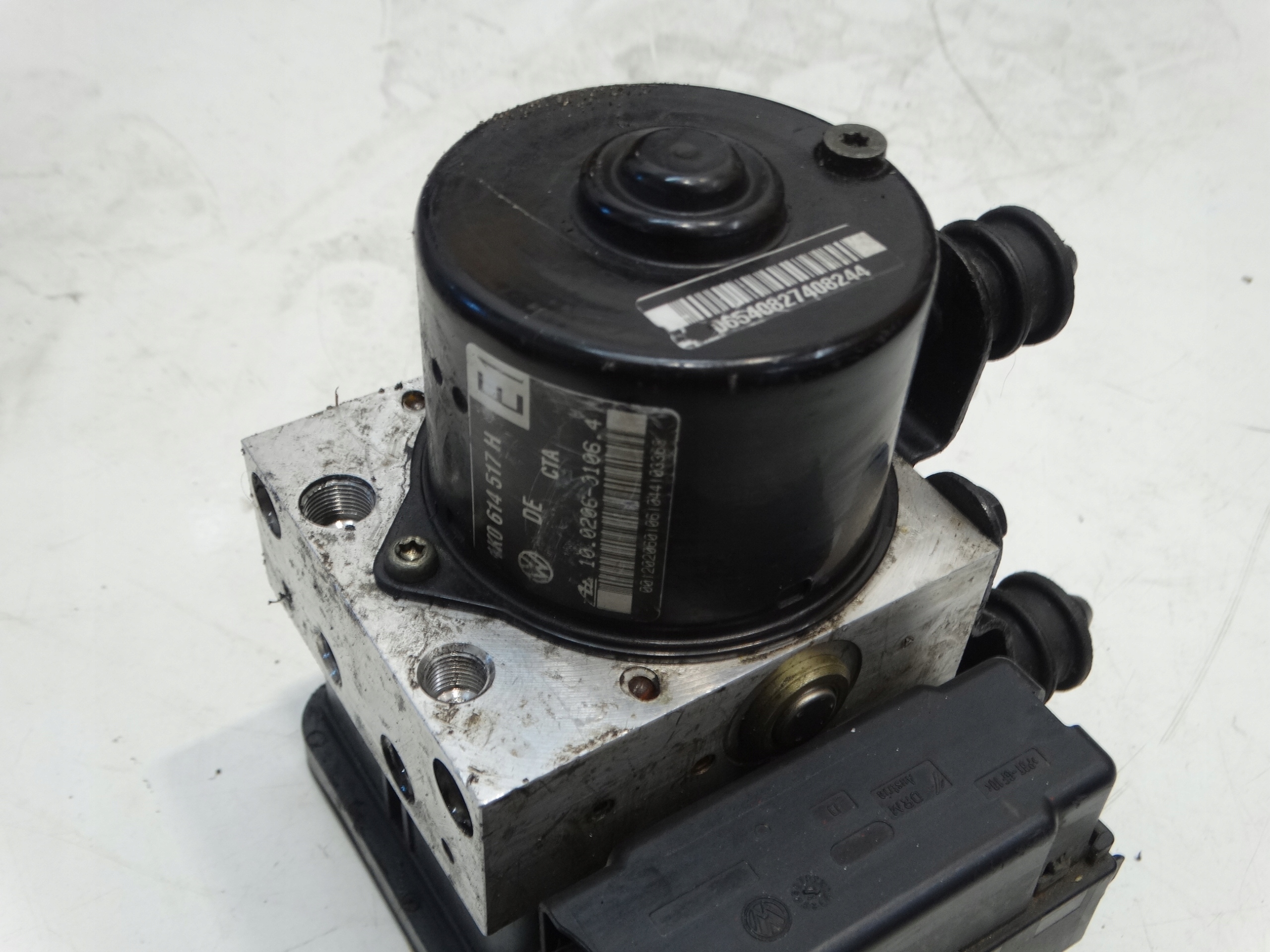 pump control unit ABS VOLKSWAGEN GOLF VI plus 2.0TDI 2011R. 1K0614517H