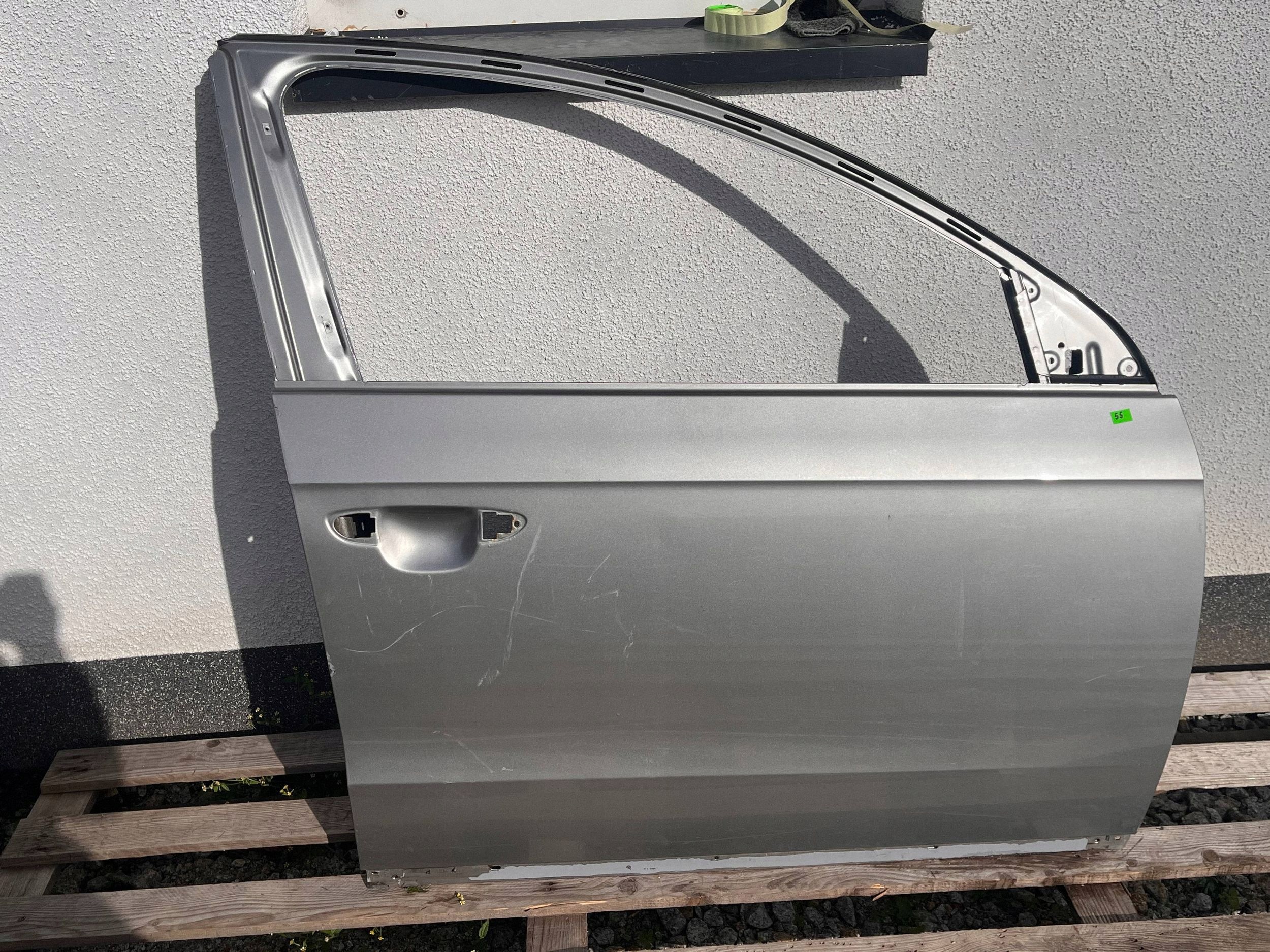 dveře přední pravá strana VOLKSWAGEN PASSAT B7 3AA831056 @M