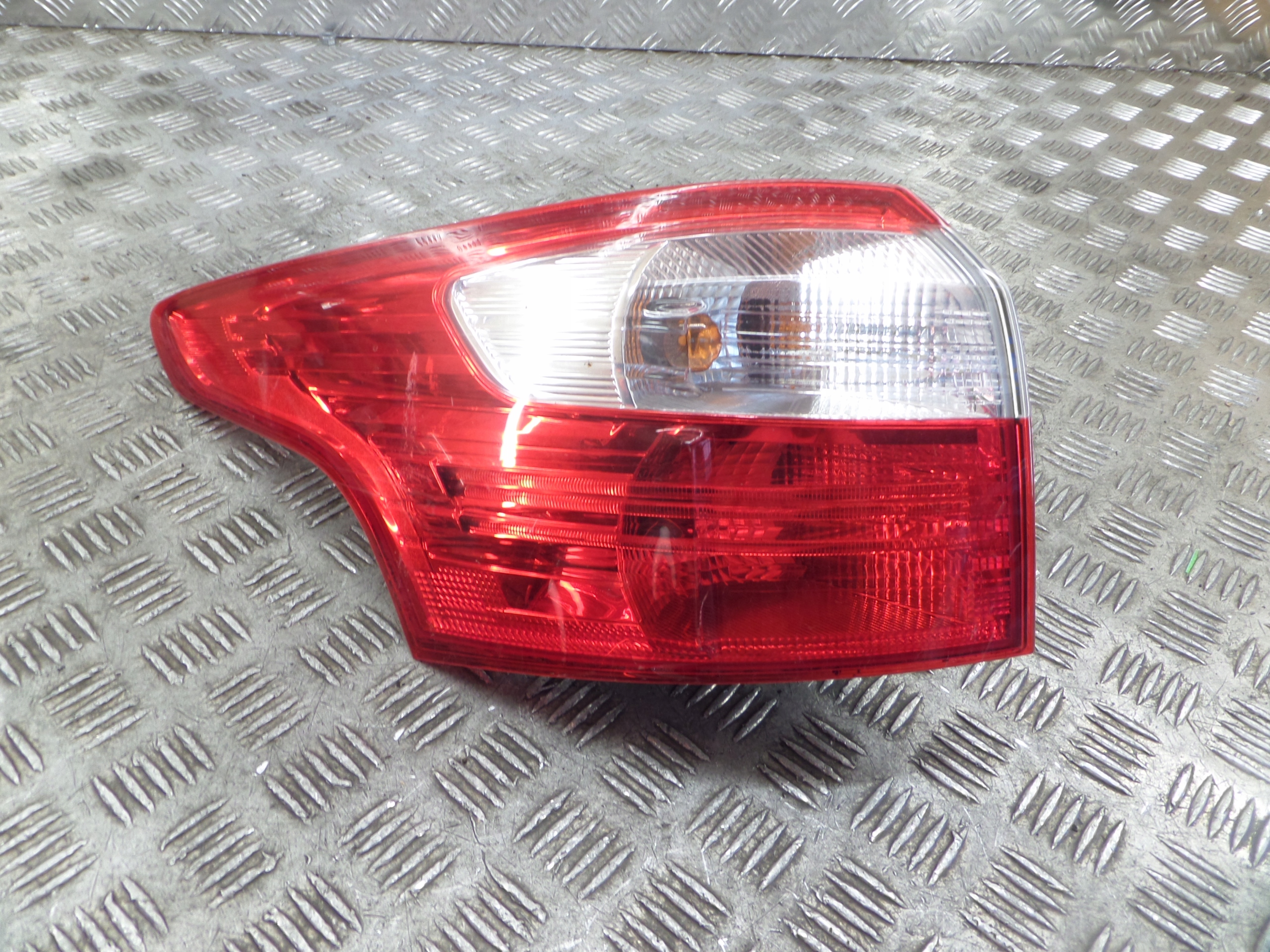 FORD FOCUS MK3 III 10-14 light rear left KOMBI