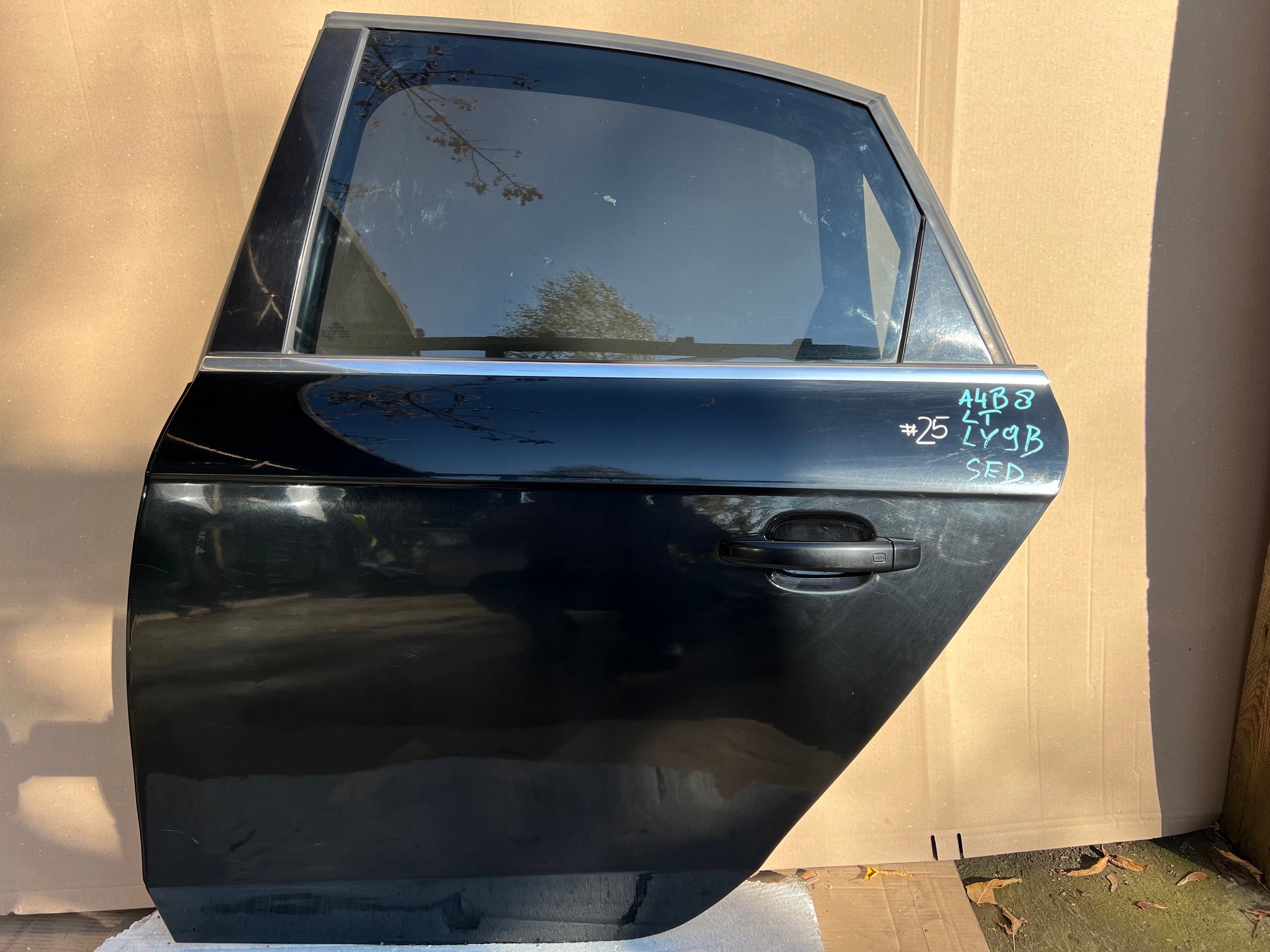 AUDI A4 B8 Sedan Tür links heck links hinten LY9B