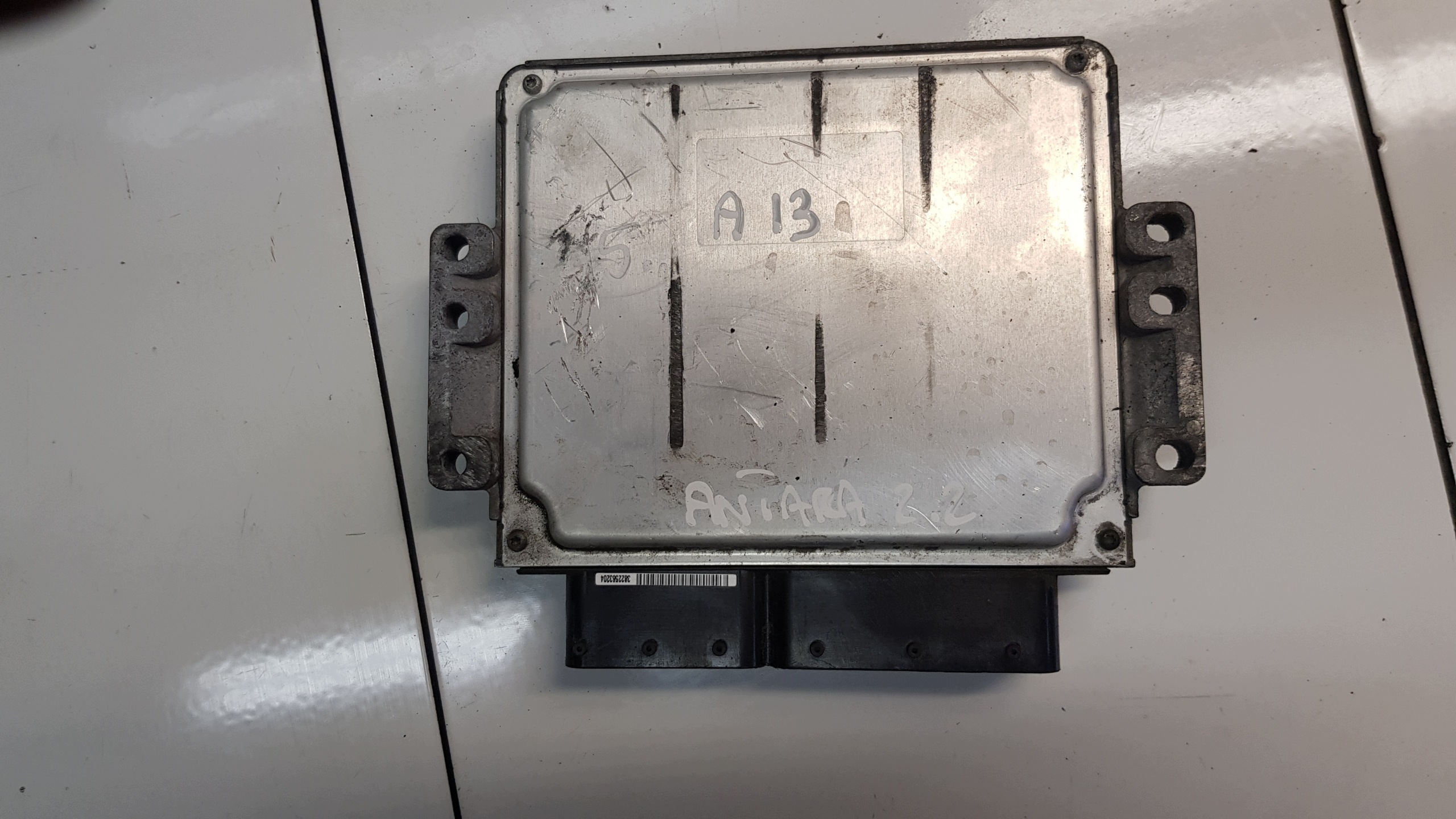 OPEL ANTARA 2.2 CDTI computer control unit of the engine 25189813