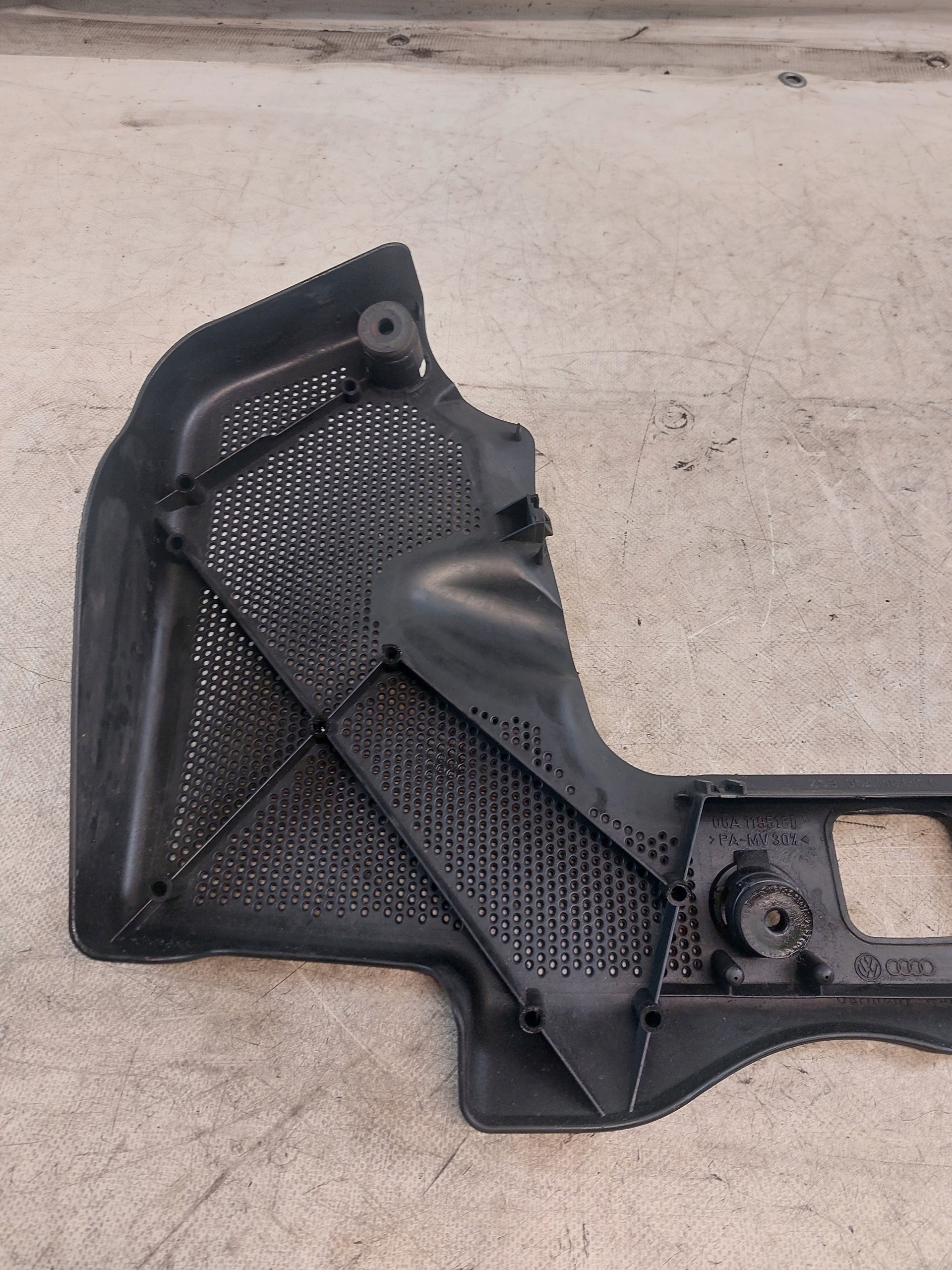engine housing cover upper AUDI A3 8L 1.6