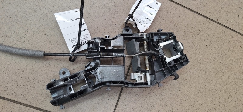 lock door left front VW PASSAT B8 5E1837015B