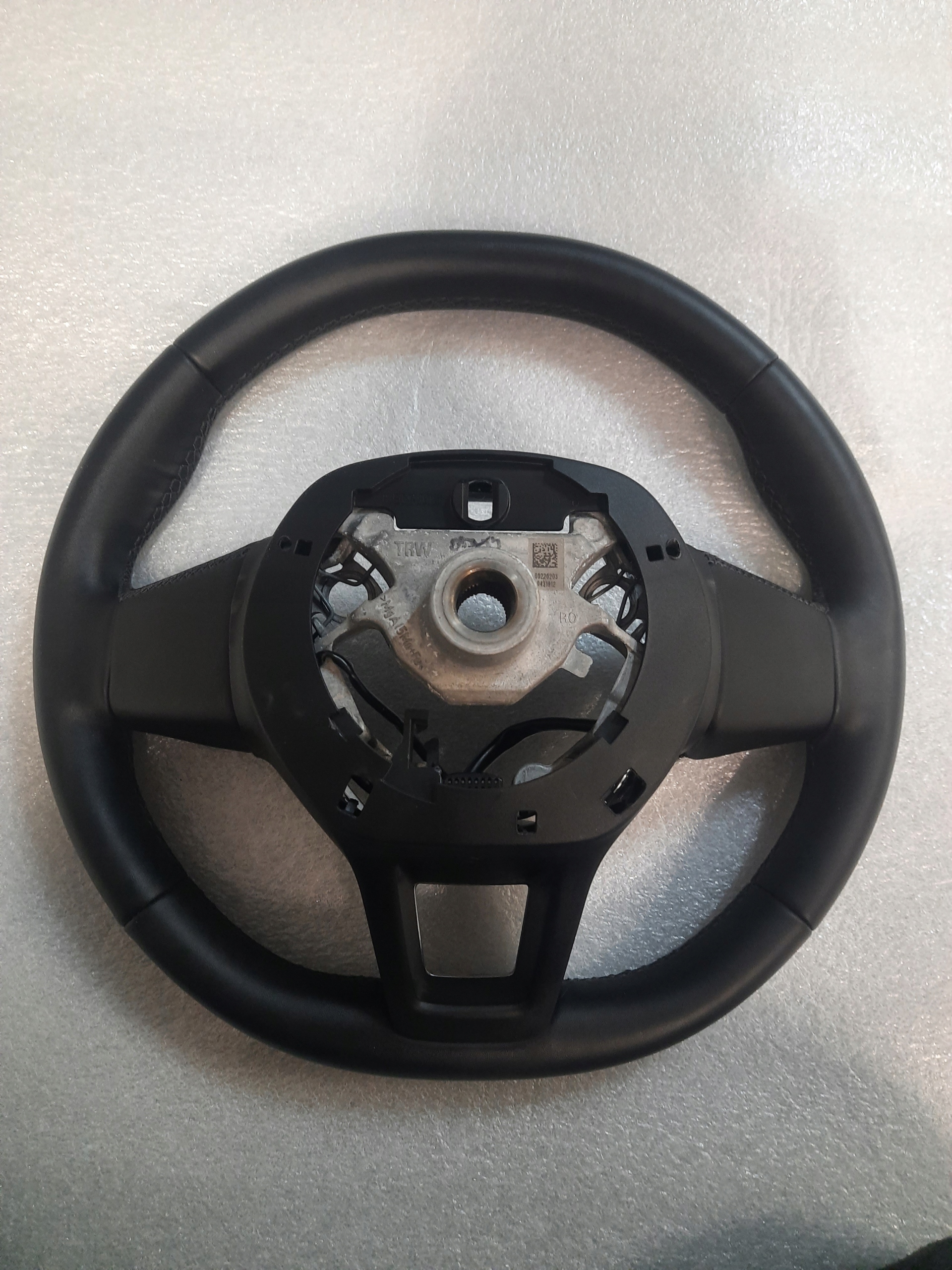 KIEROWNICA RENAULT CLIO V Producent części Renault OE