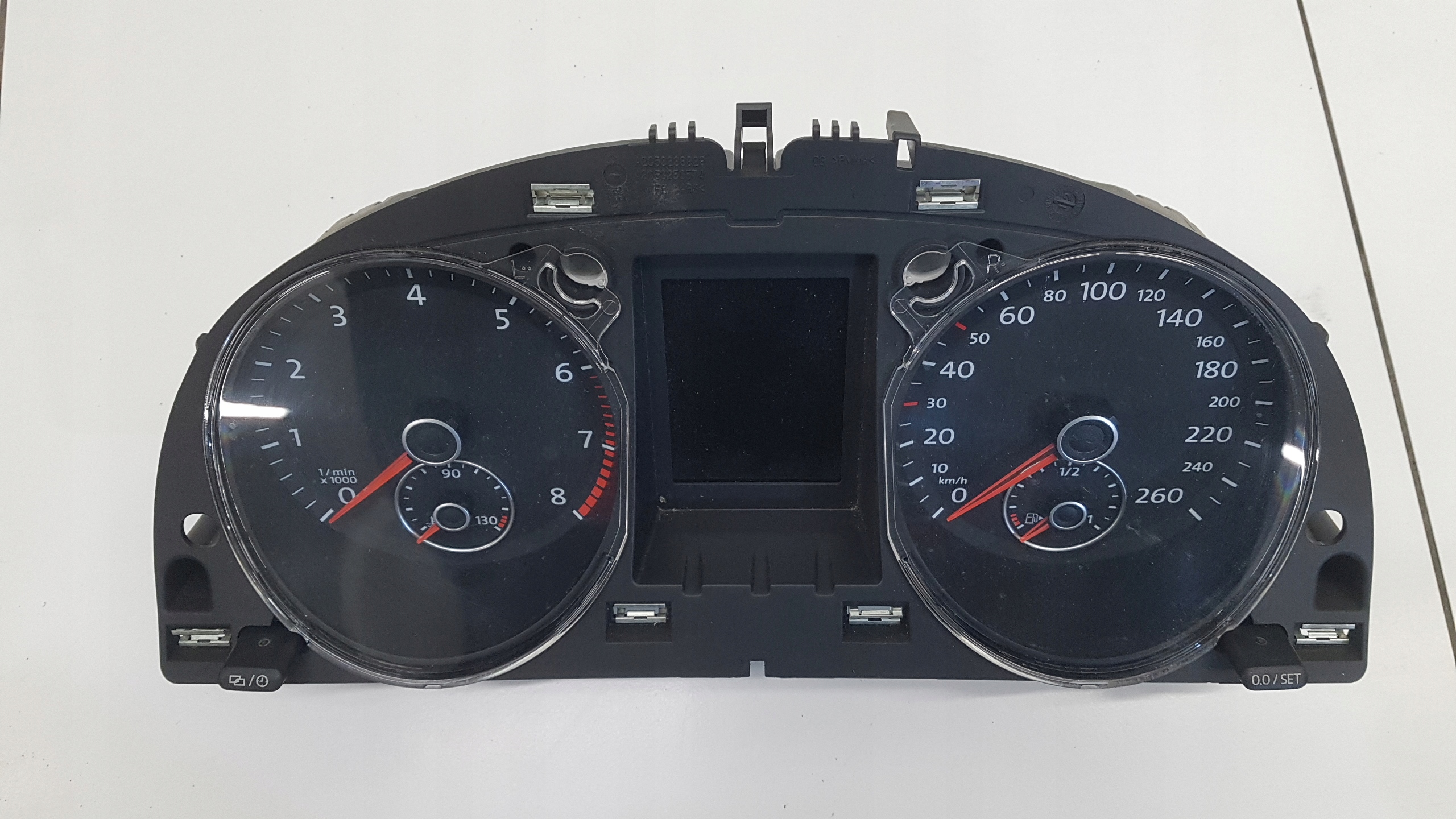 dials dials VOLKSWAGEN PASSAT B7 1.4 B 3AA920880G