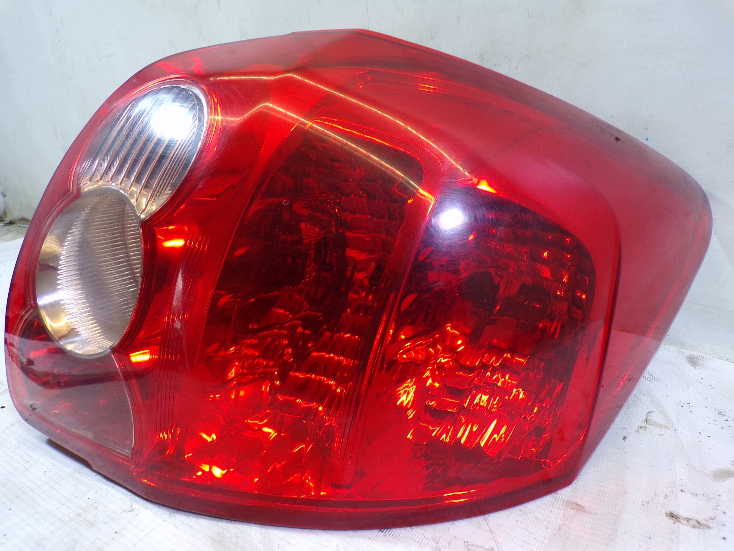 light rear rear part right TOYOTA AURIS 1 and 5D (K)