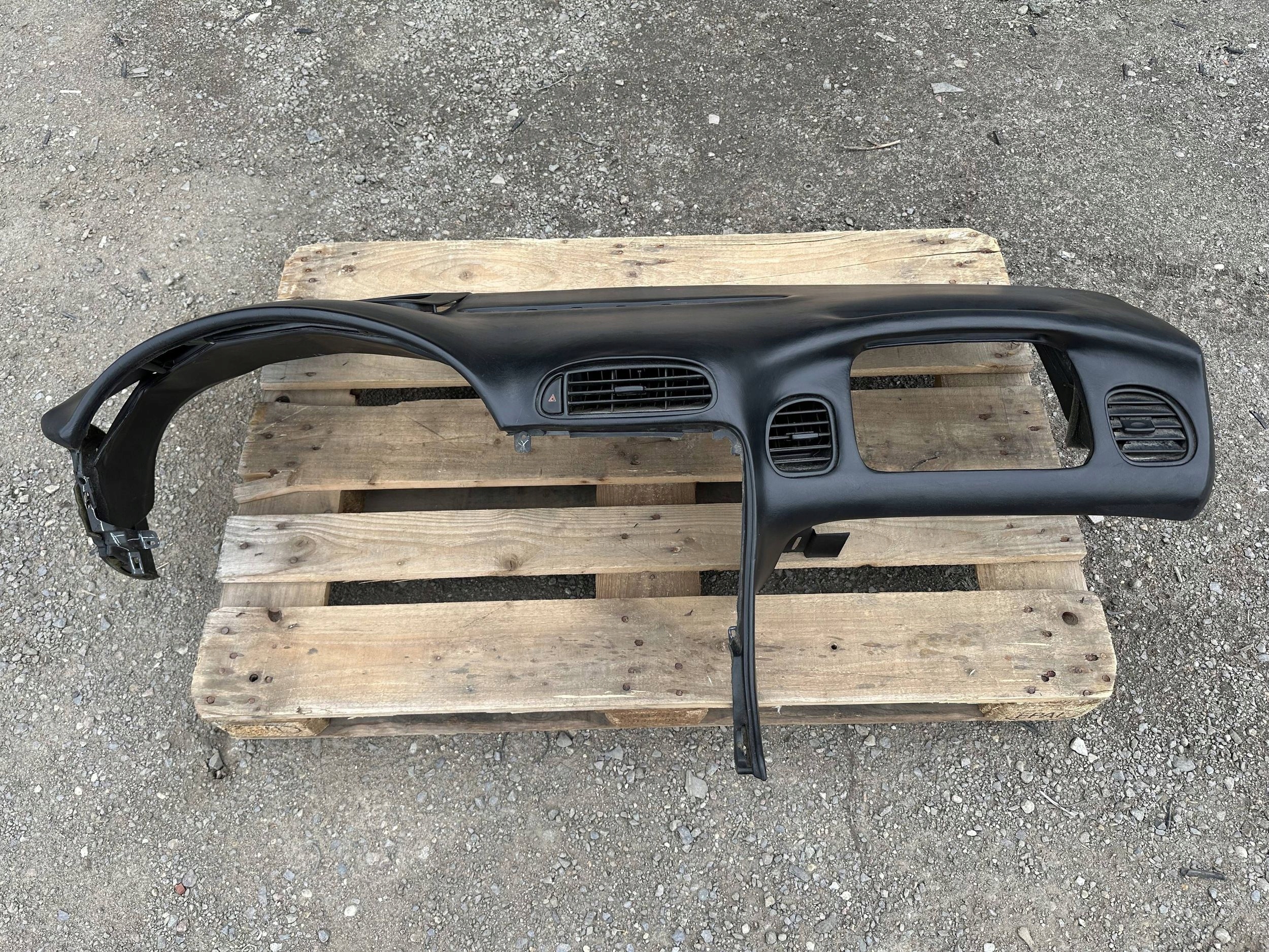 dashboard instrument panel cockpit HUD Chevrolet Corvette C5 1997 - 2004