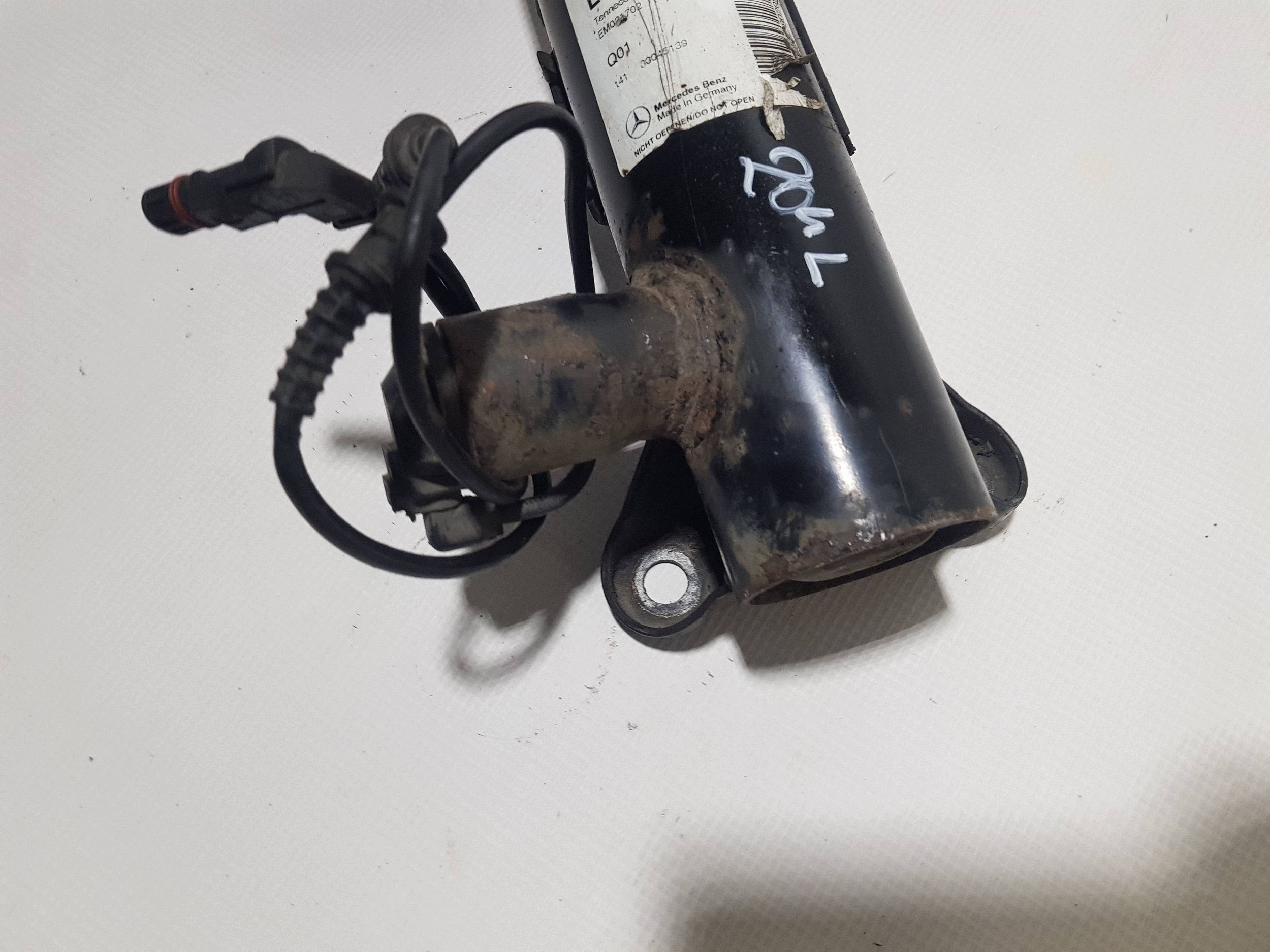 shock absorber EDC front front left Mercedes C W204 A2043209338