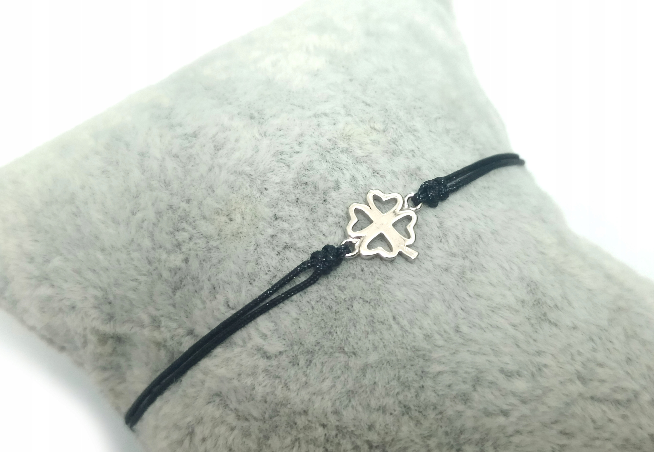 Bransoletka na sznurku czarnym koniczynka Marka Inna marka