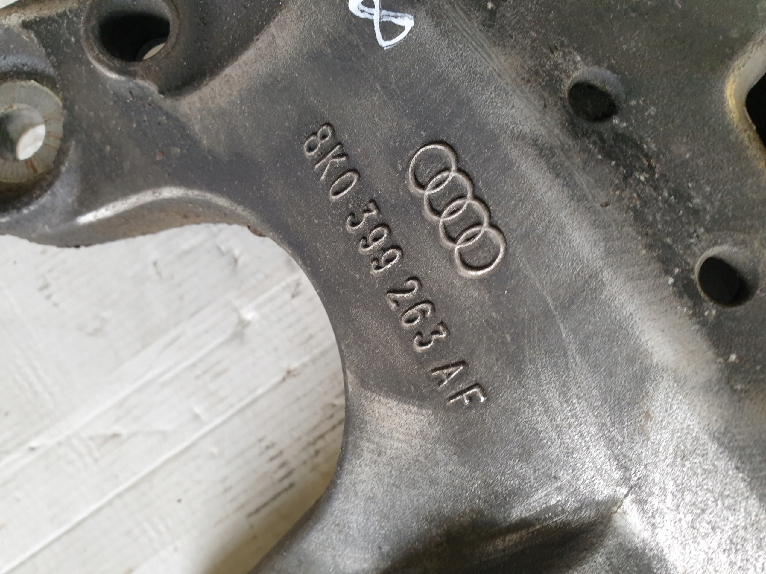Getriebehalter AUDI A4 B8 A5 2008- 8K0399263AF