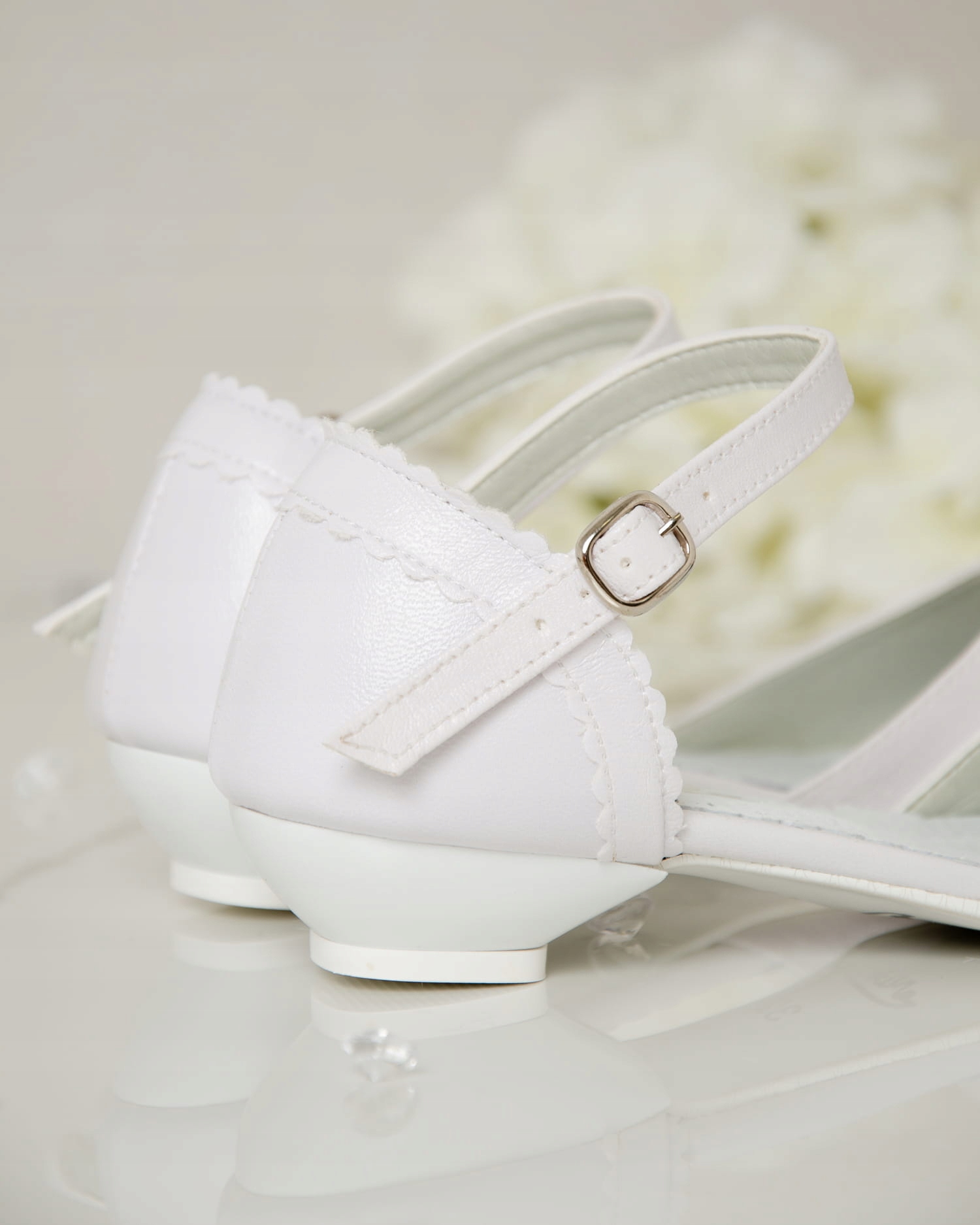 Buty komunijne dziewczęce ze złotą kokarda r 38 EAN (GTIN) 5905413202230