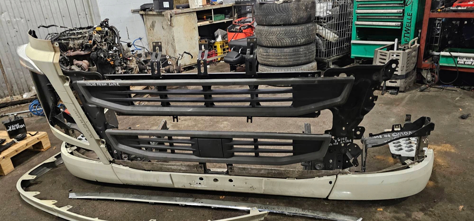 bumper front 2019 VOLVO FH II FH5 500