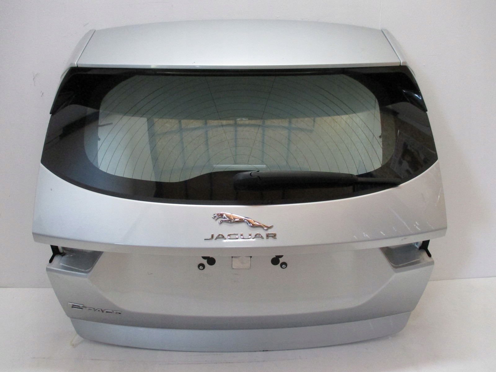 Klapa JAGUAR E PACE EPACE 19r KAMERA