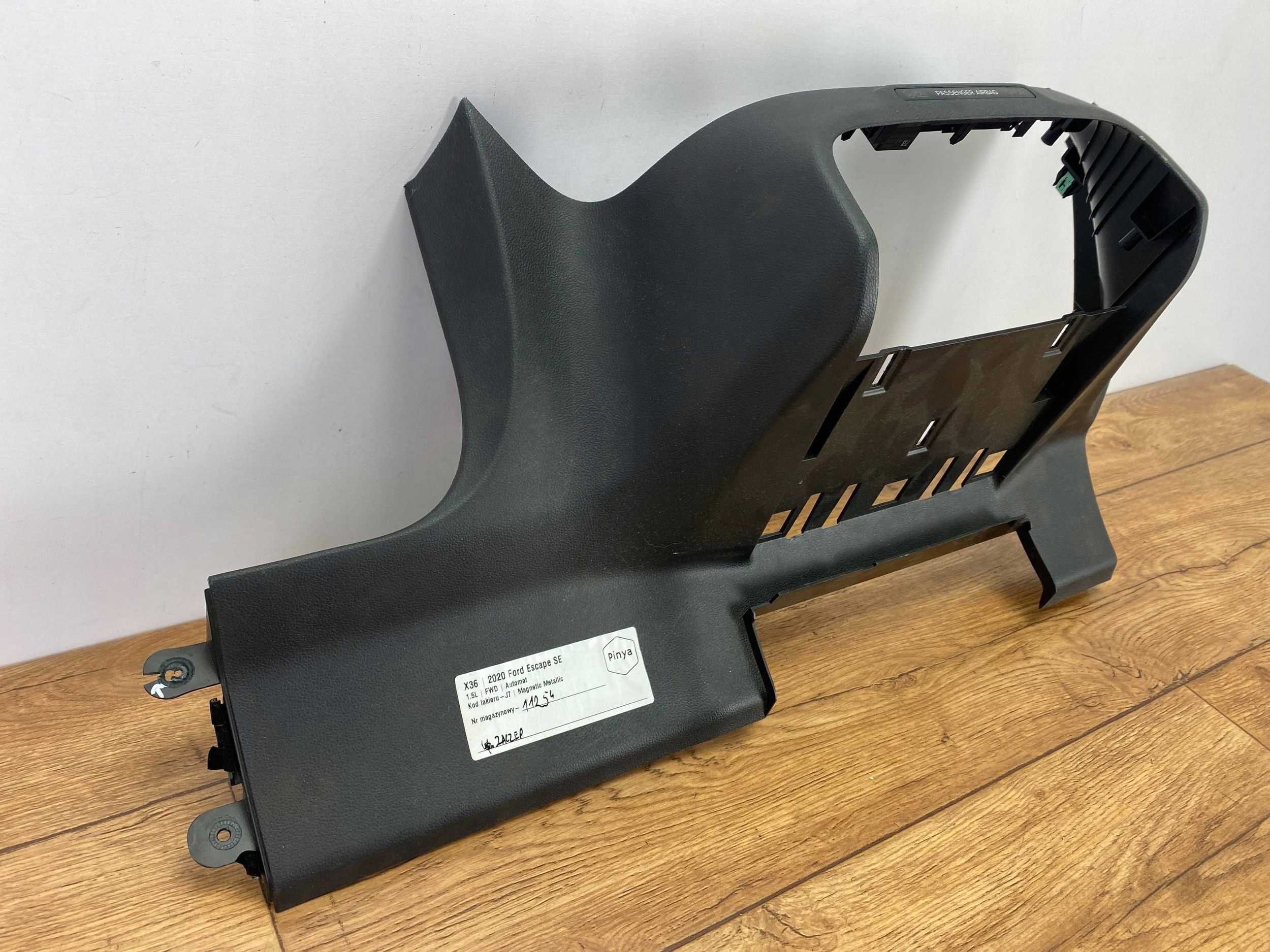 Boîte Châssis Console du tableau de bord Ford Kuga MK3 2020+