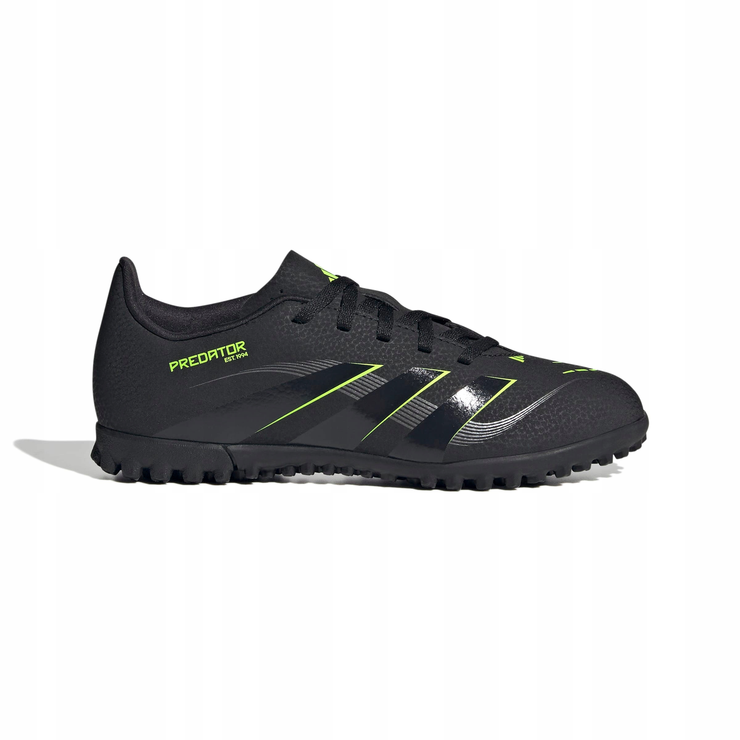 Sportovní fotbalové boty turfy Adidas Predator černé JH8863 vel. 33,5