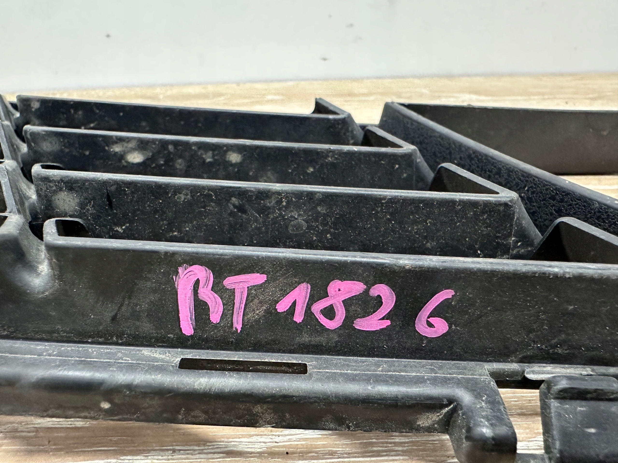 BMW 3 G20 G21 grid central of a bumper front 7464199