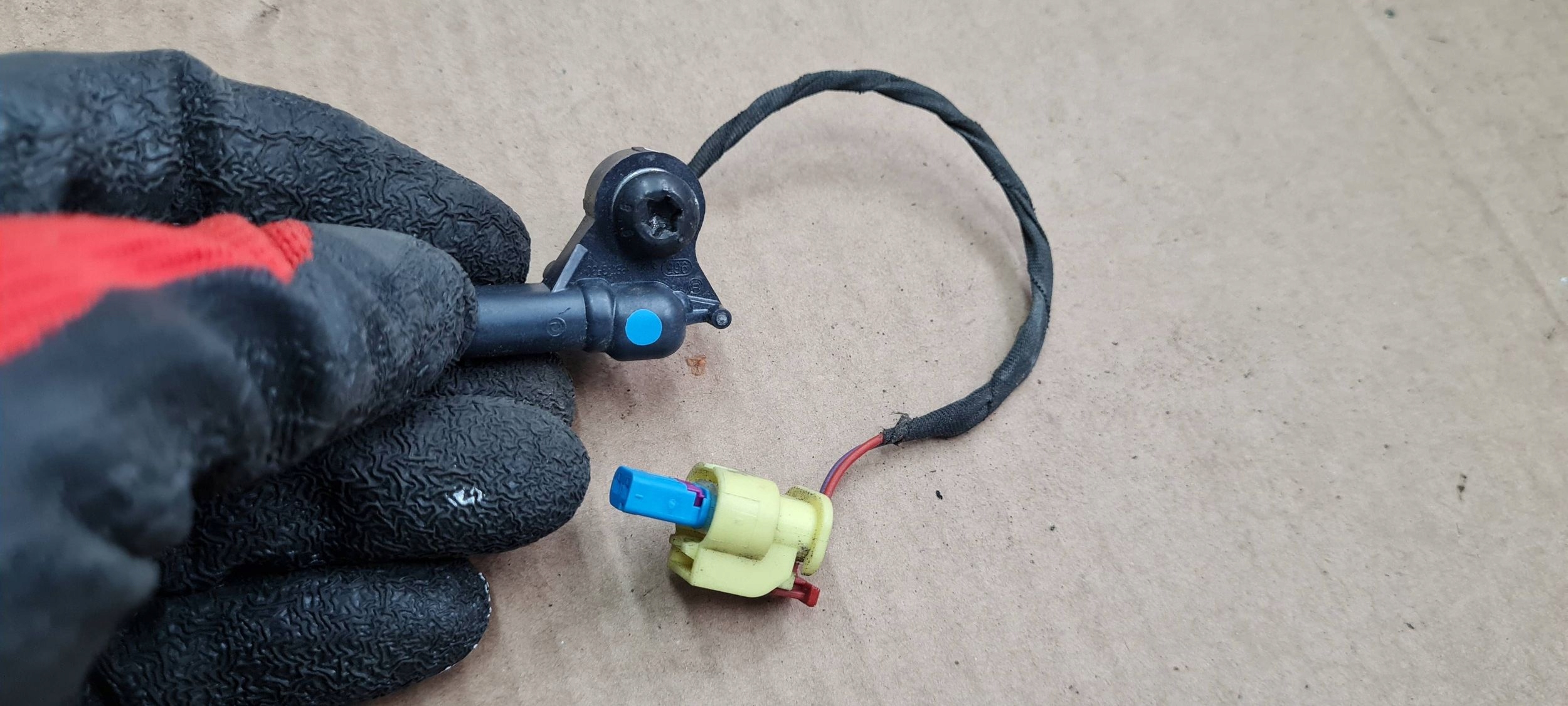 A4 B9 8W impact sensor connecting spoiler 4M0959651 A5 8W Q7 4M Q5 80A