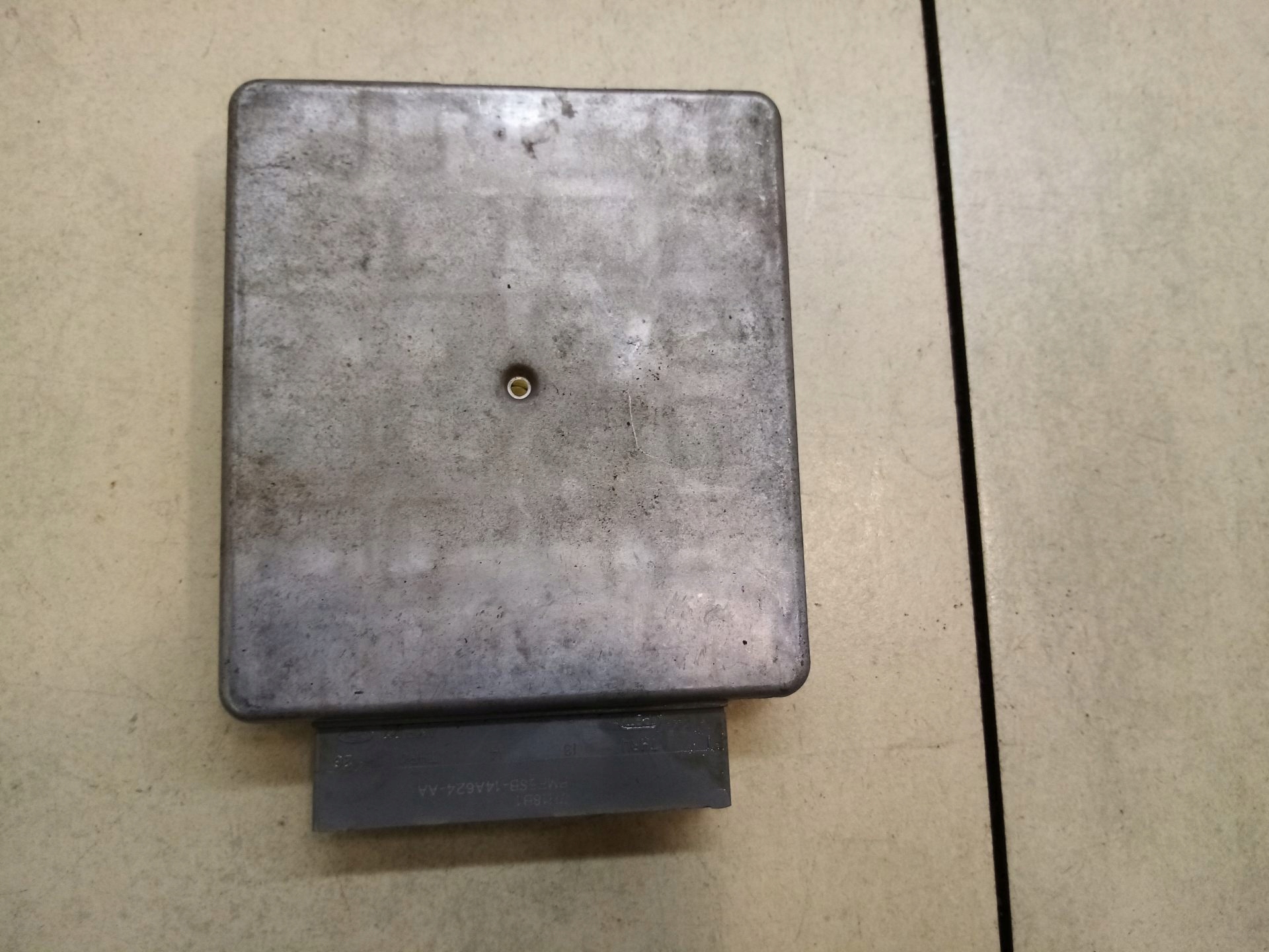 control unit of the engine FORD MONDEO II 2.0