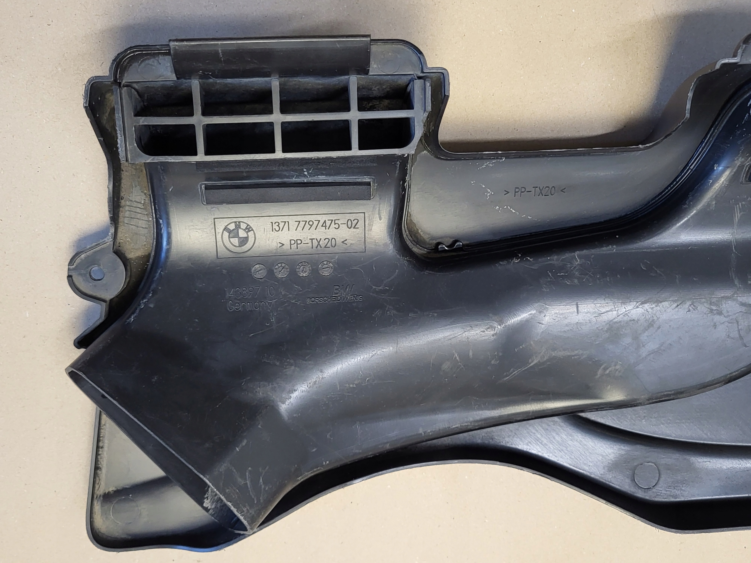 tube intake drain air BMW 1 E87 E88 E81 E82 N47 2.0 D 7797475 OE EU