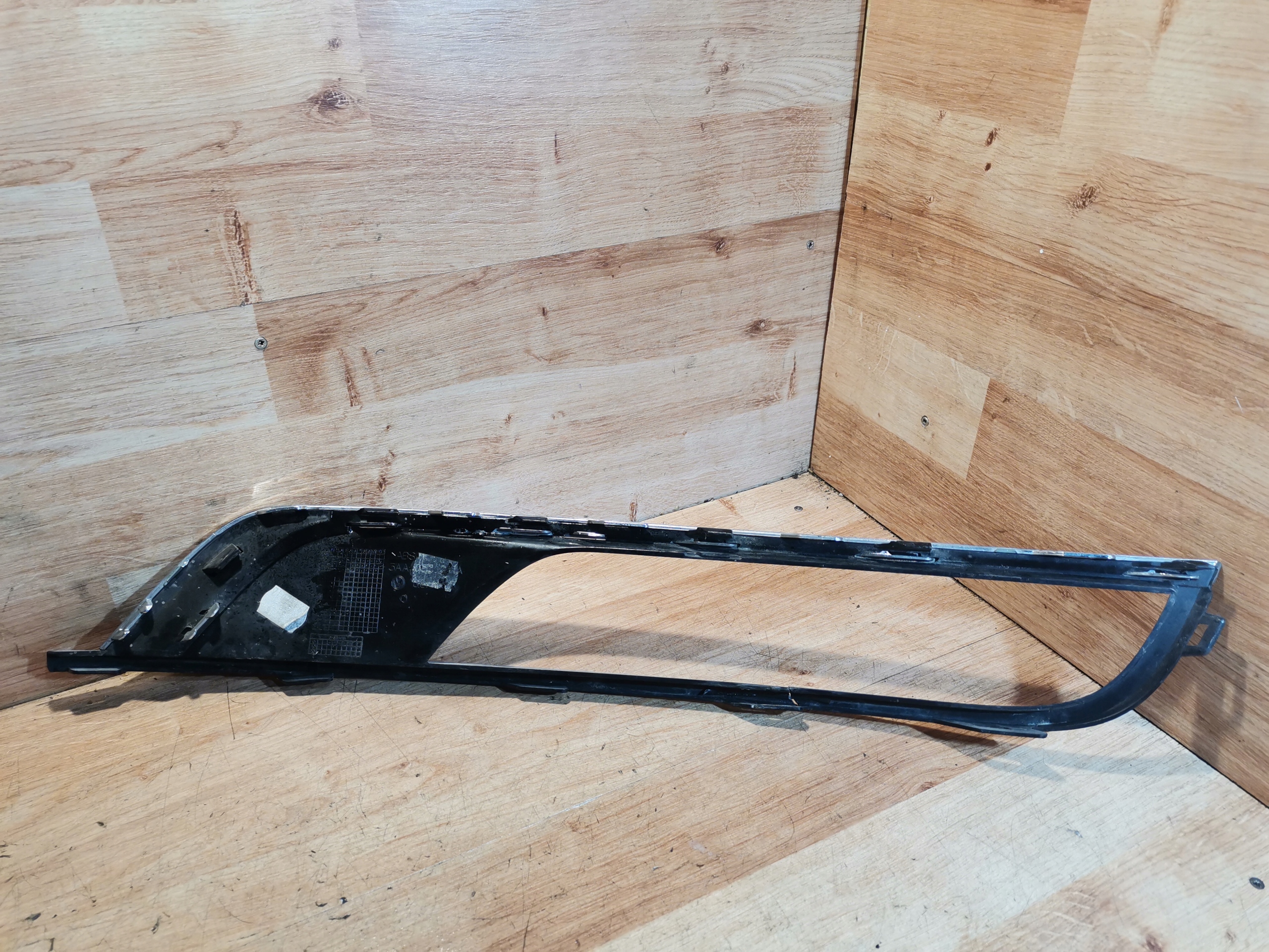grid frame of a bumper left 3AA853211A VW PASSAT B7