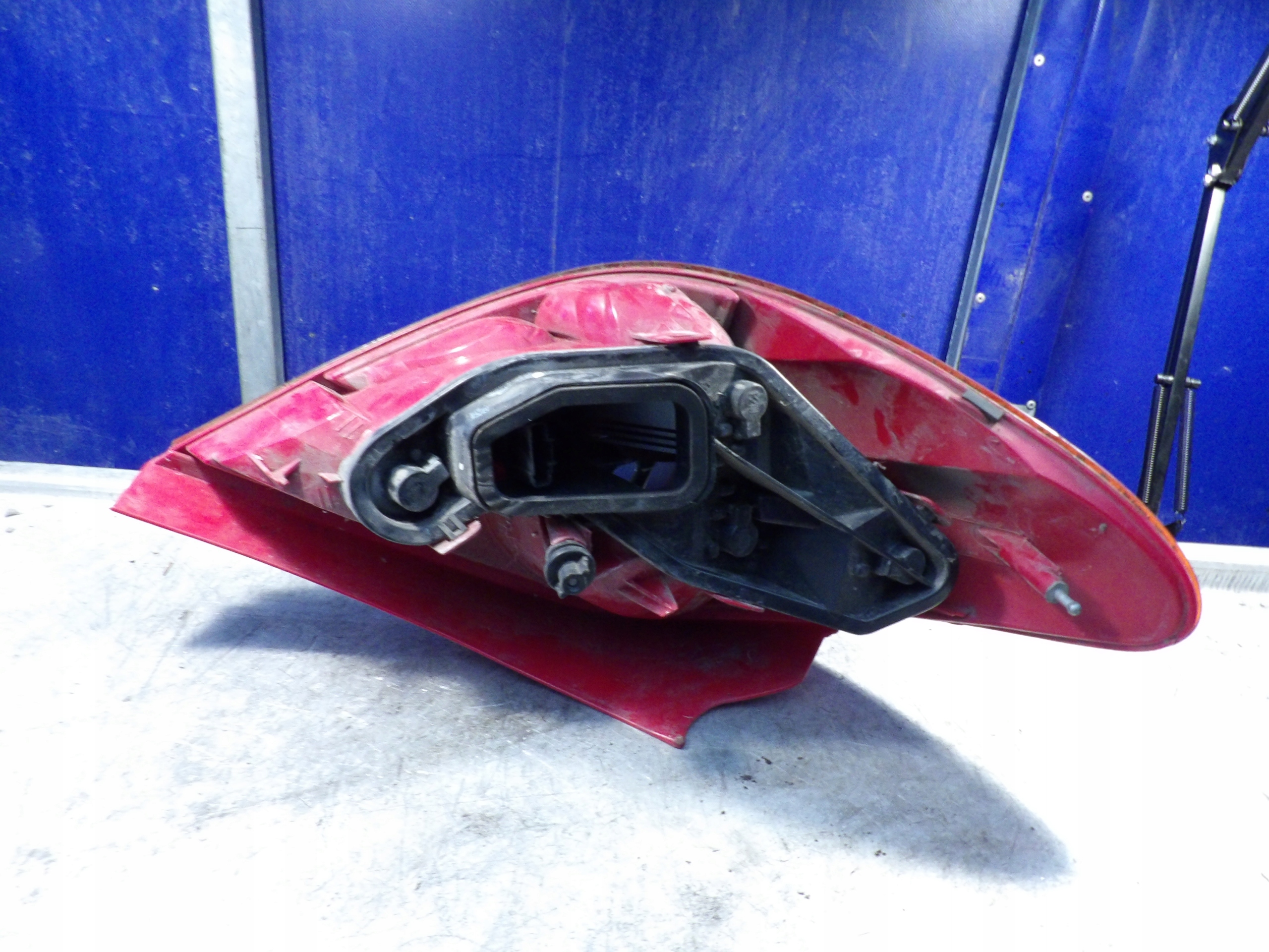 Peugeot 207 light rear right 9649986580 HB 5D