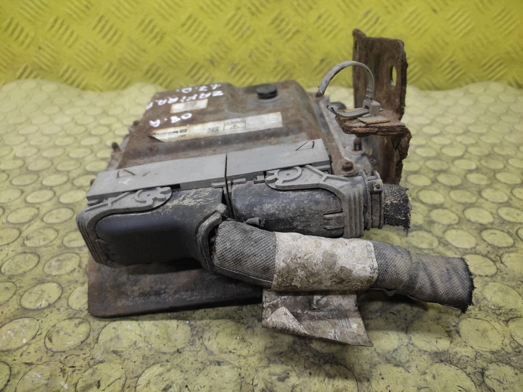 OPEL ZAFIRA B control unit of the engine 98053909