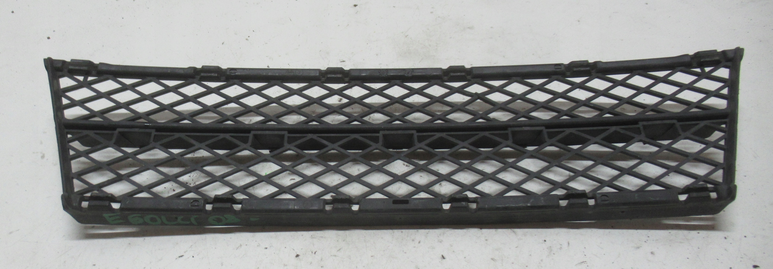 BMW E60 3.0 LCI 08R grid of a bumper front 7178115