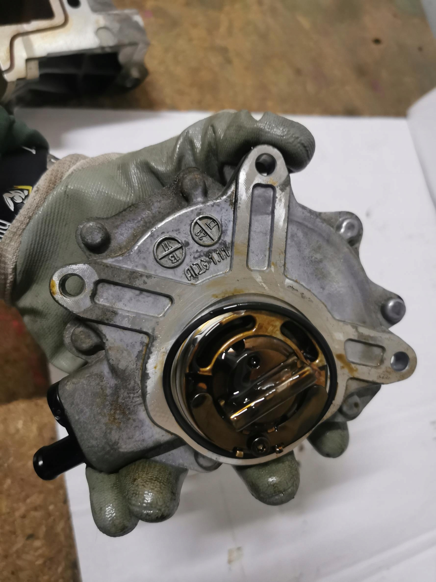 VACUM Pompa BMW X1 E84 2.0B 150KM 7635656 N46B20BD