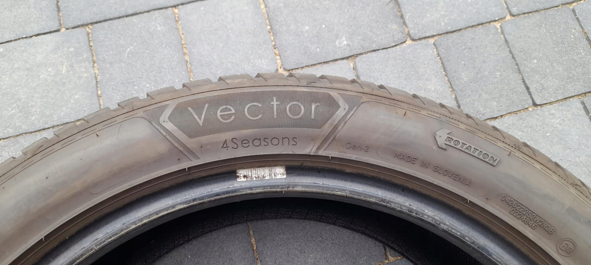GOODYEAR VECTOR 4SEASONS GEN3 235/50R19 103W