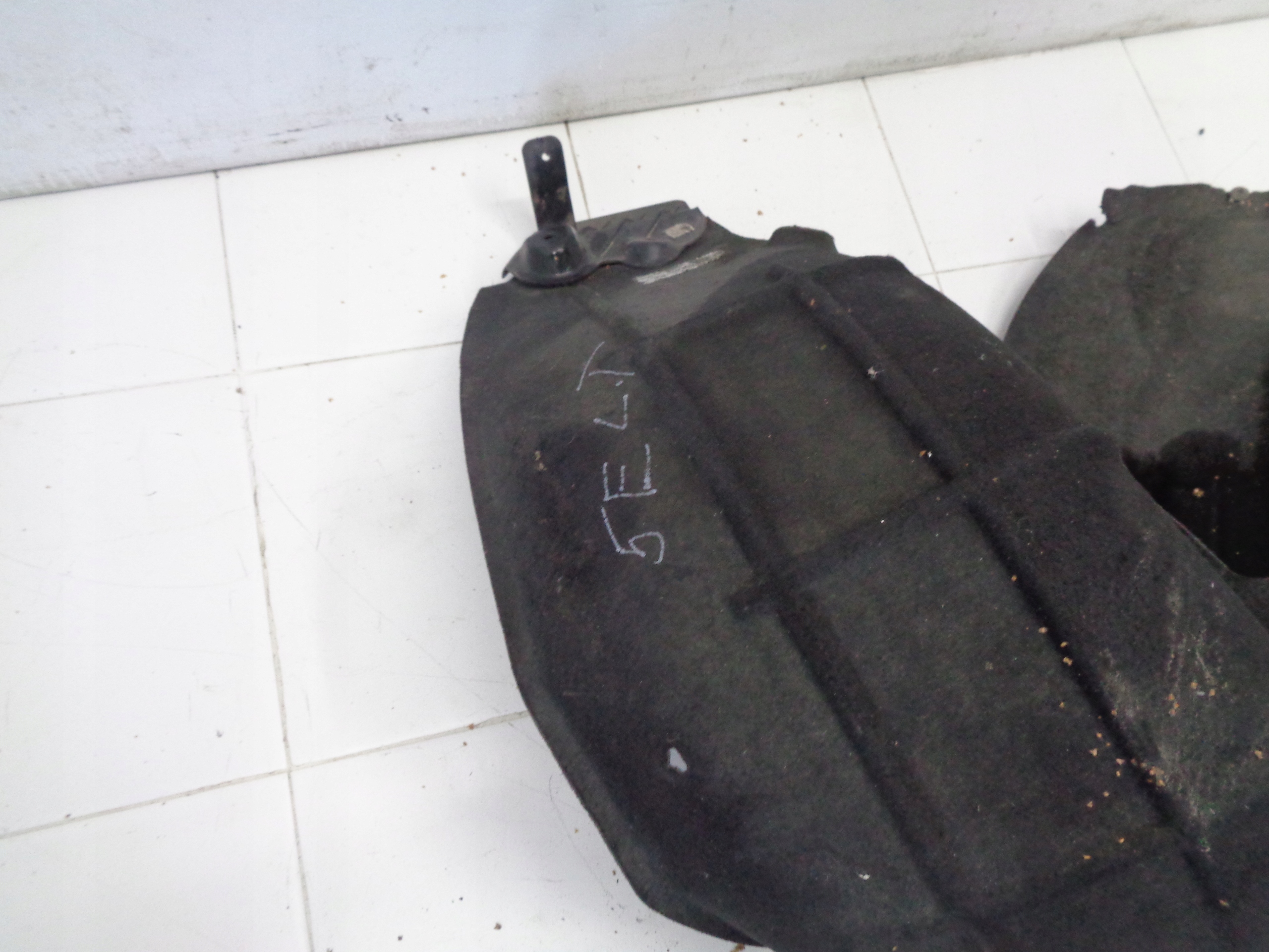 SKODA OCTAVIA III 5EO mudguard left left rear part KOMBI 2013