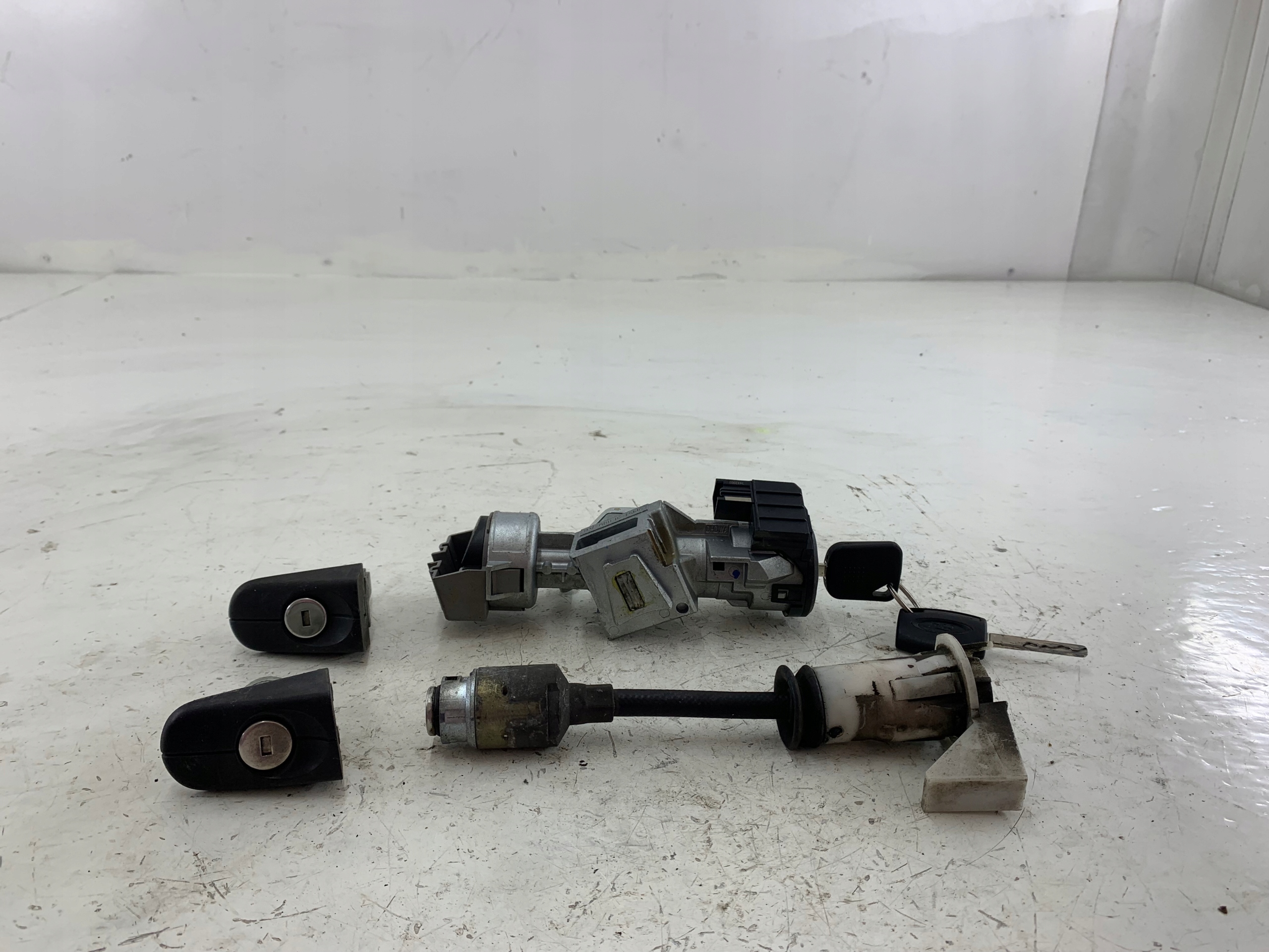 FORD FOCUS MK2 Allumage Insert + Clé + Serrure capot 3M513F880AB