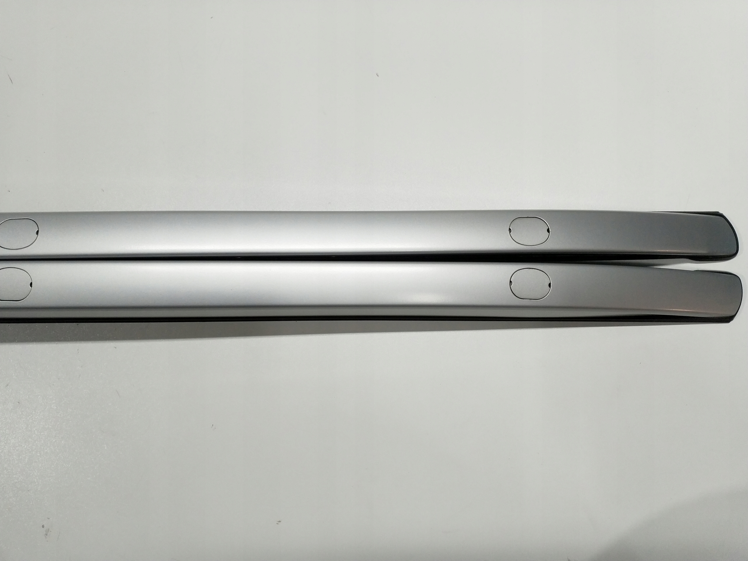 KIA SPORTAGE IV RELINGI DACHOWE KOMPLET SREBRNE 2015-2021r. ORYGINAŁ EUROPA Kolor srebrny